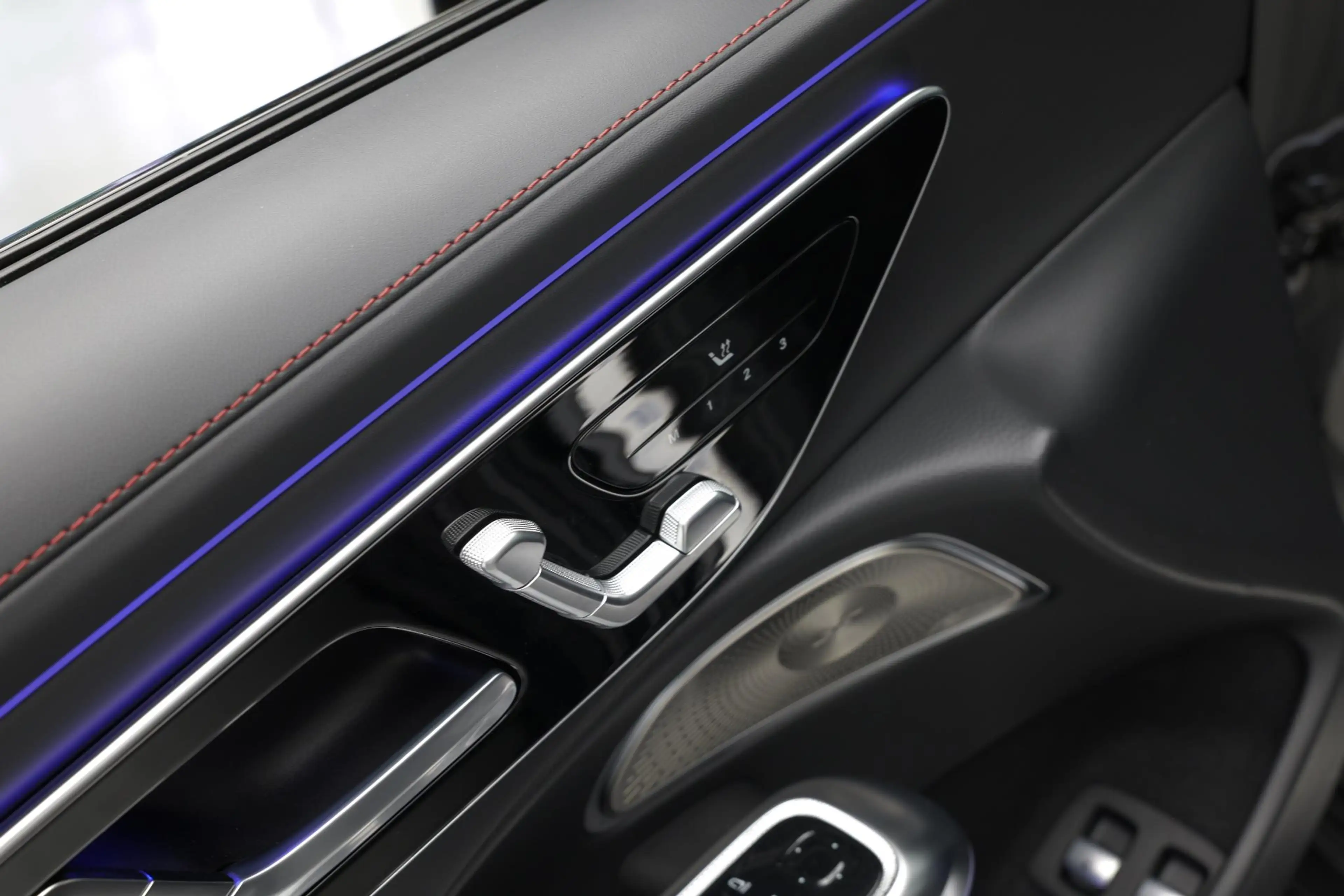 Mercedes-Benz E 53 AMG 4MATIC+ Night Edition |Pano|Hyperscreen|Maxton|Bur — photo 27