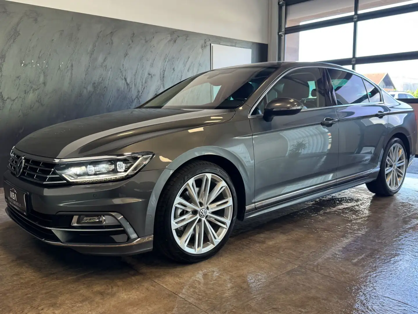 Volkswagen Passat Highline 2,0 TDI DSG | R-LINE | VIRTUAL | 19" | m Grau - 2