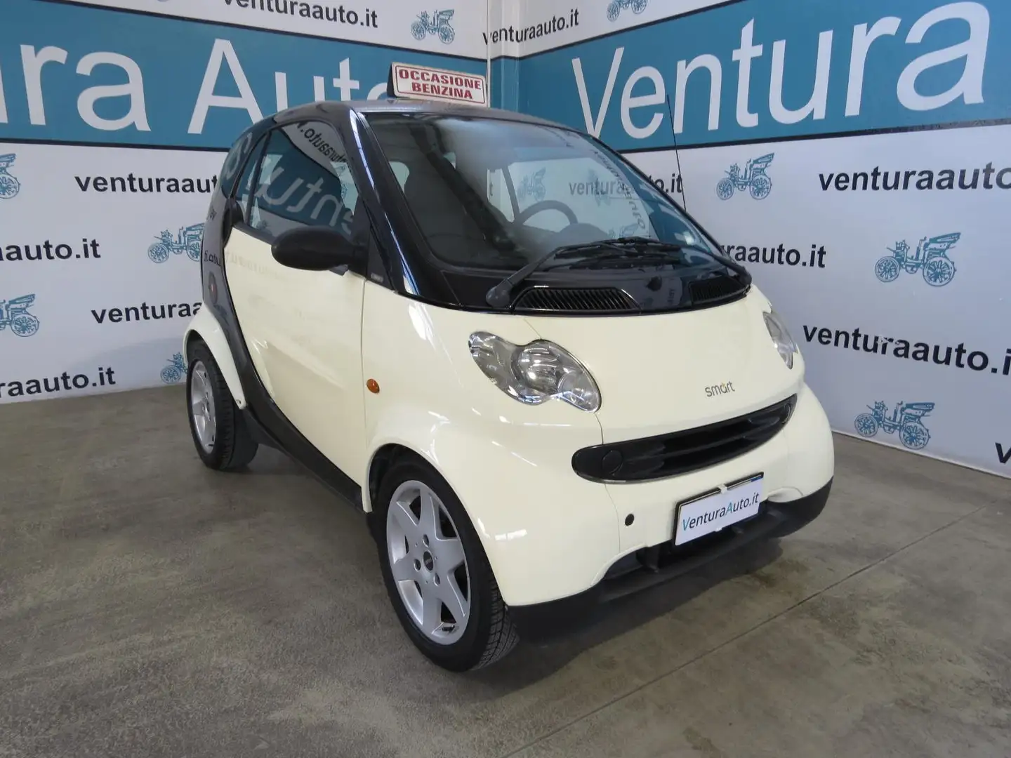 smart forTwo 45 KW PURE Weiß - 1