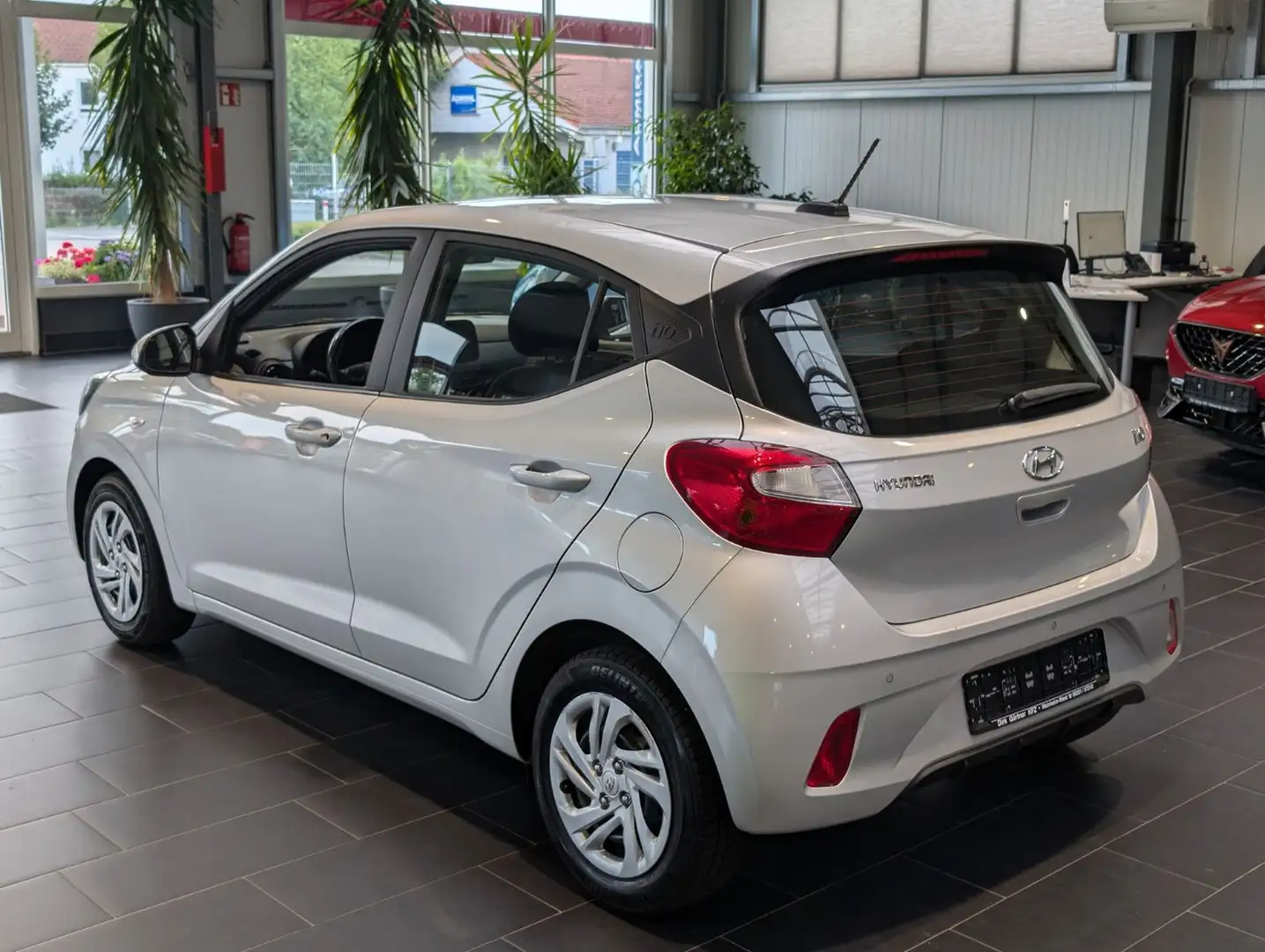 Hyundai i10 Select Klima Sitzheizung Plateado - 2