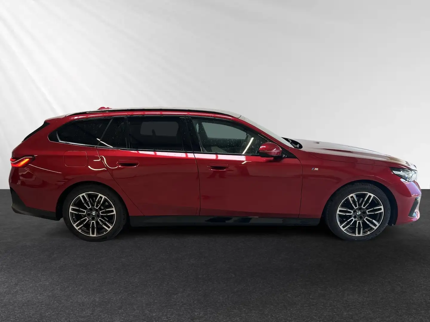 BMW 520 d xDrive Touring M Sport|AHK|Pano|Harman/Kardon Rot - 2