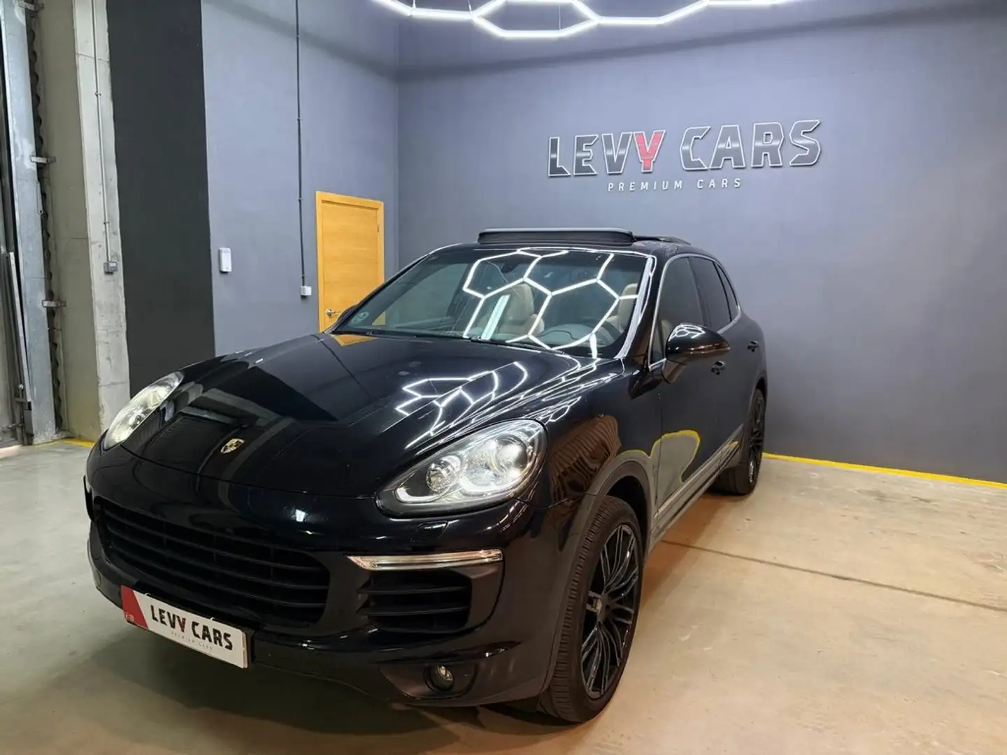 Porsche Cayenne Diesel Schwarz - 1
