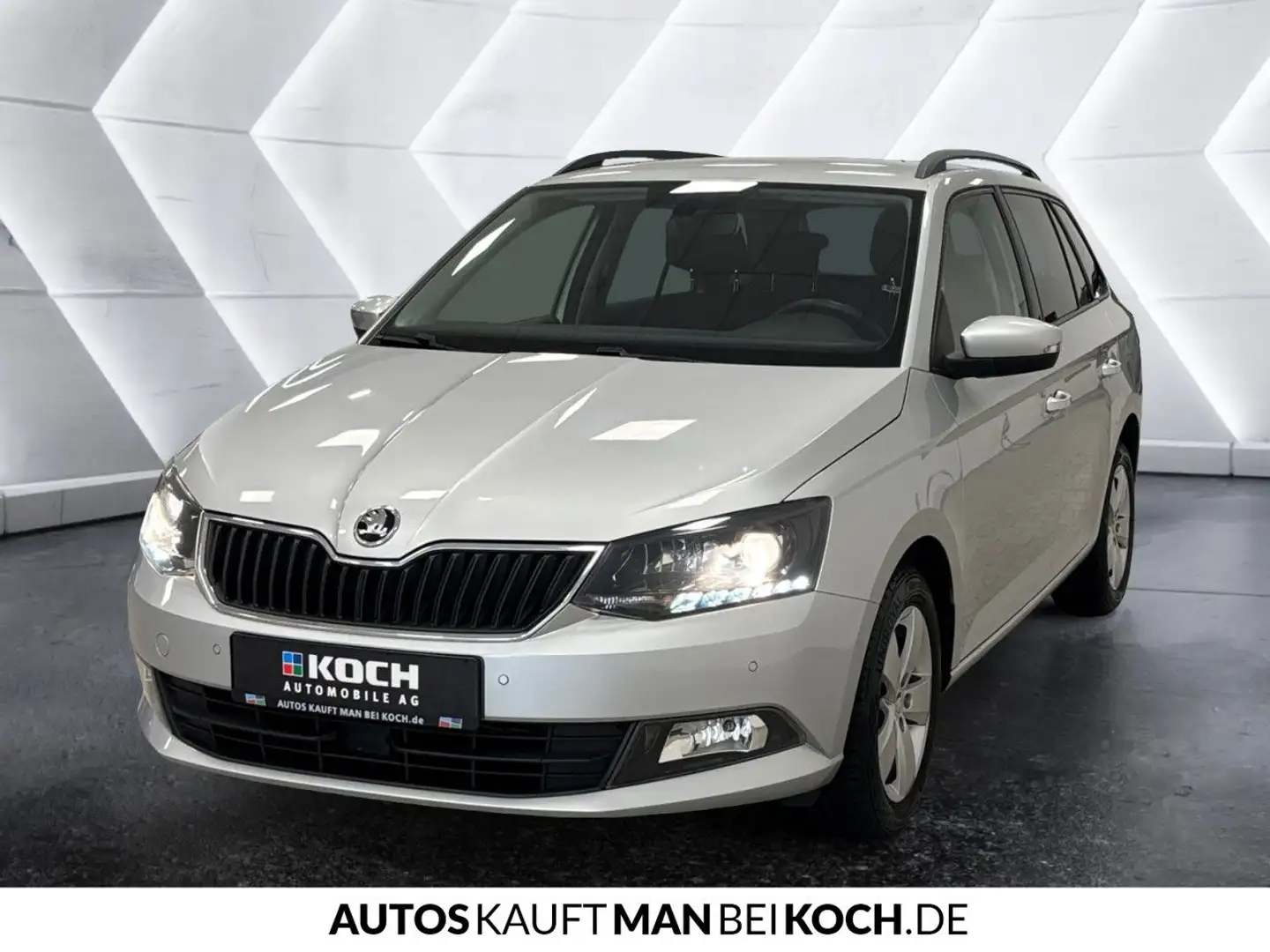 Skoda Fabia lll Combi Style 1.2 TSI DSG 2xPDC FSE SHZ Zilver - 2