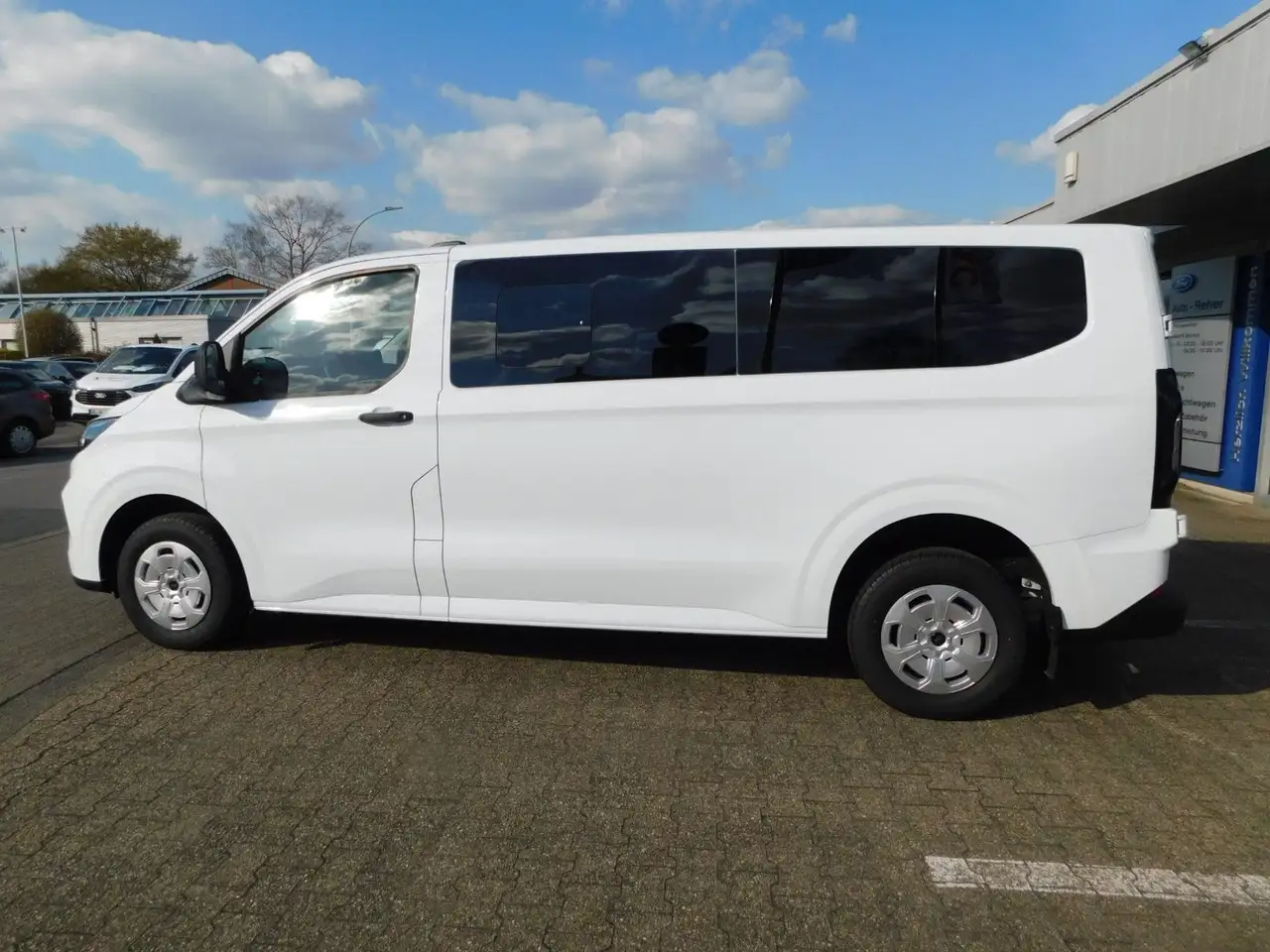 Ford Transit Custom Kombi 320 L2 Trend Autom. 5J.Gara 8