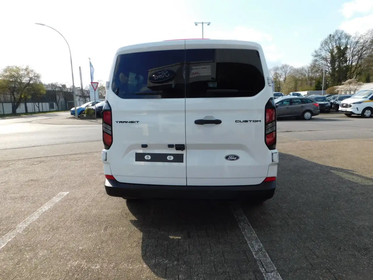 Ford Transit Custom Kombi 320 L2 Trend Autom. 5J.Gara 6