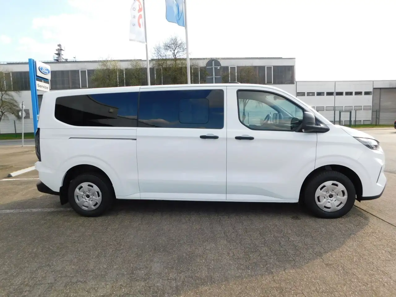 Ford Transit Custom Kombi 320 L2 Trend Autom. 5J.Gara 4