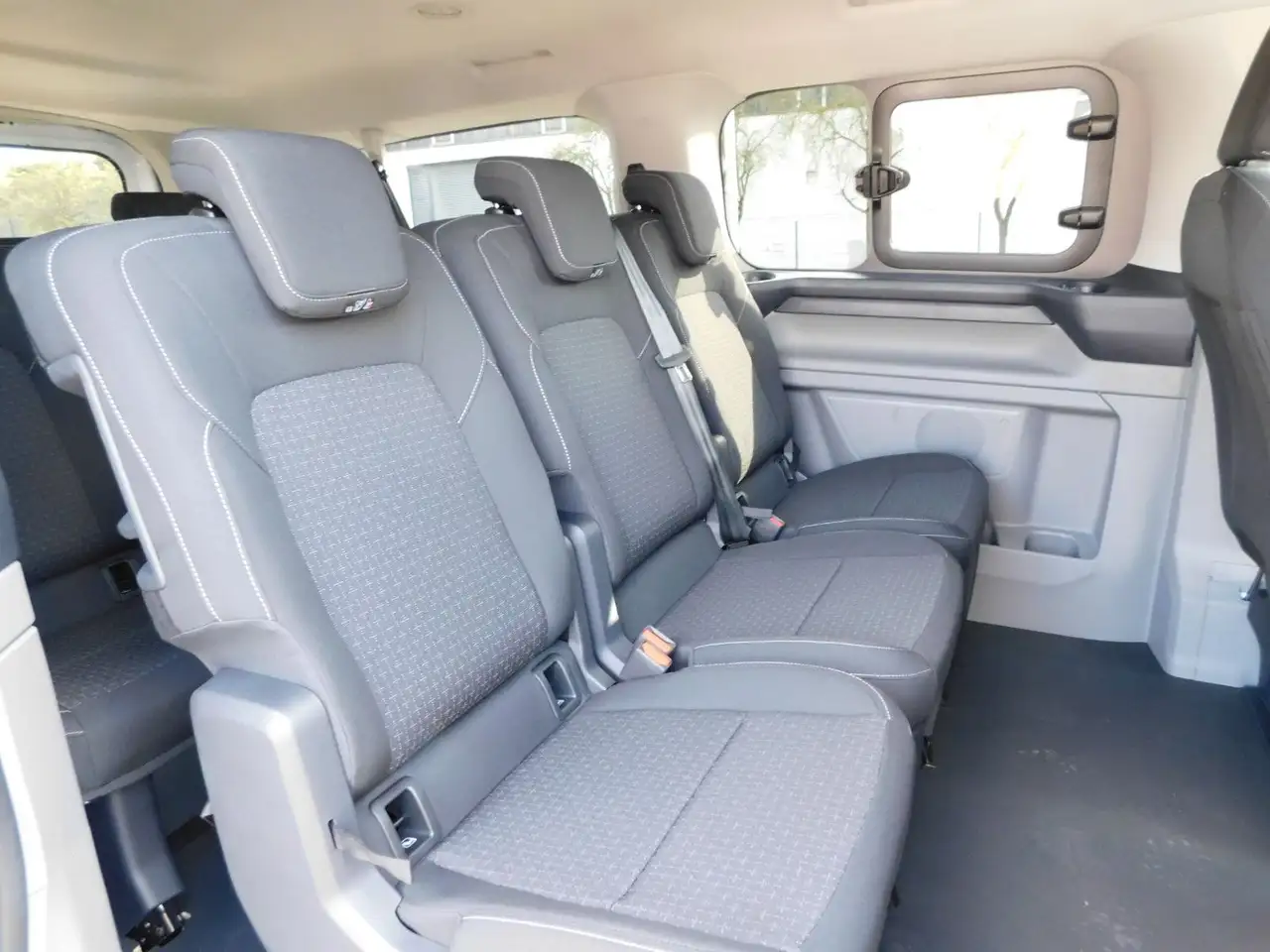 Ford Transit Custom Kombi 320 L2 Trend Autom. 5J.Gara 11
