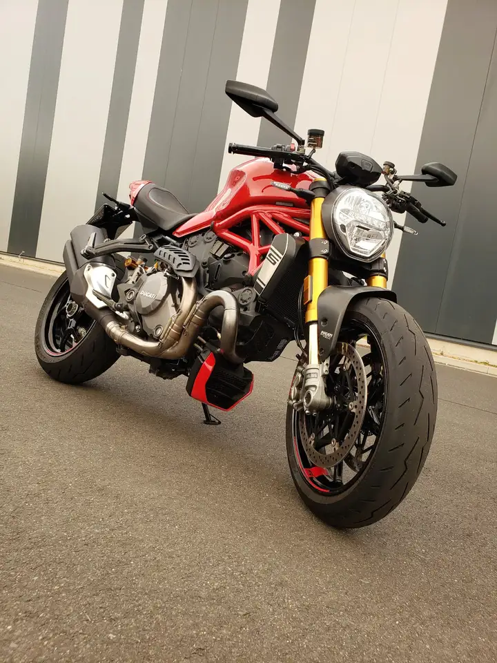 Ducati Monster 1200