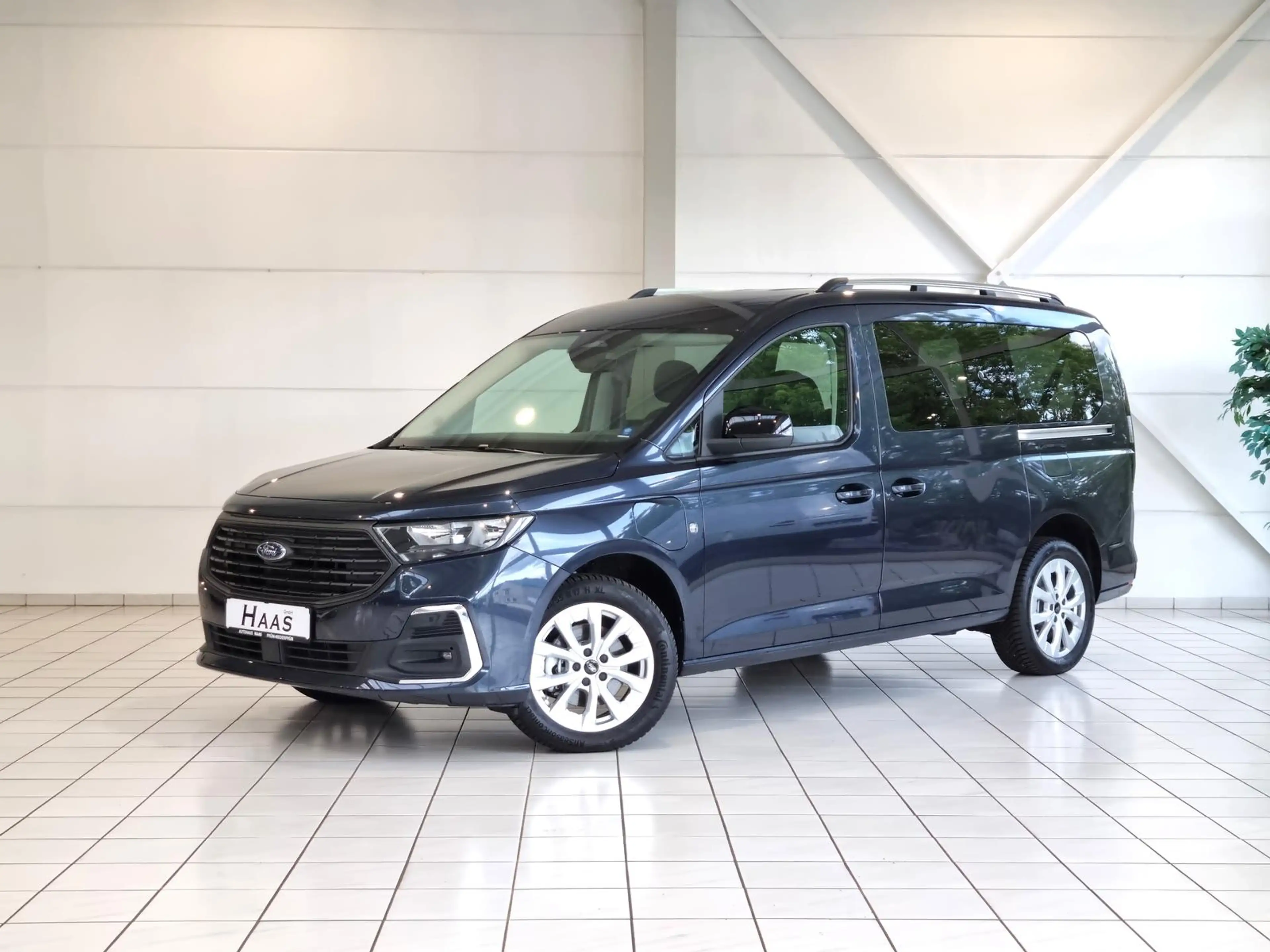 Ford Tourneo Connect Grand Tourneo Connect Titanium PHEV 150 PS #7 Sitz — photo 2