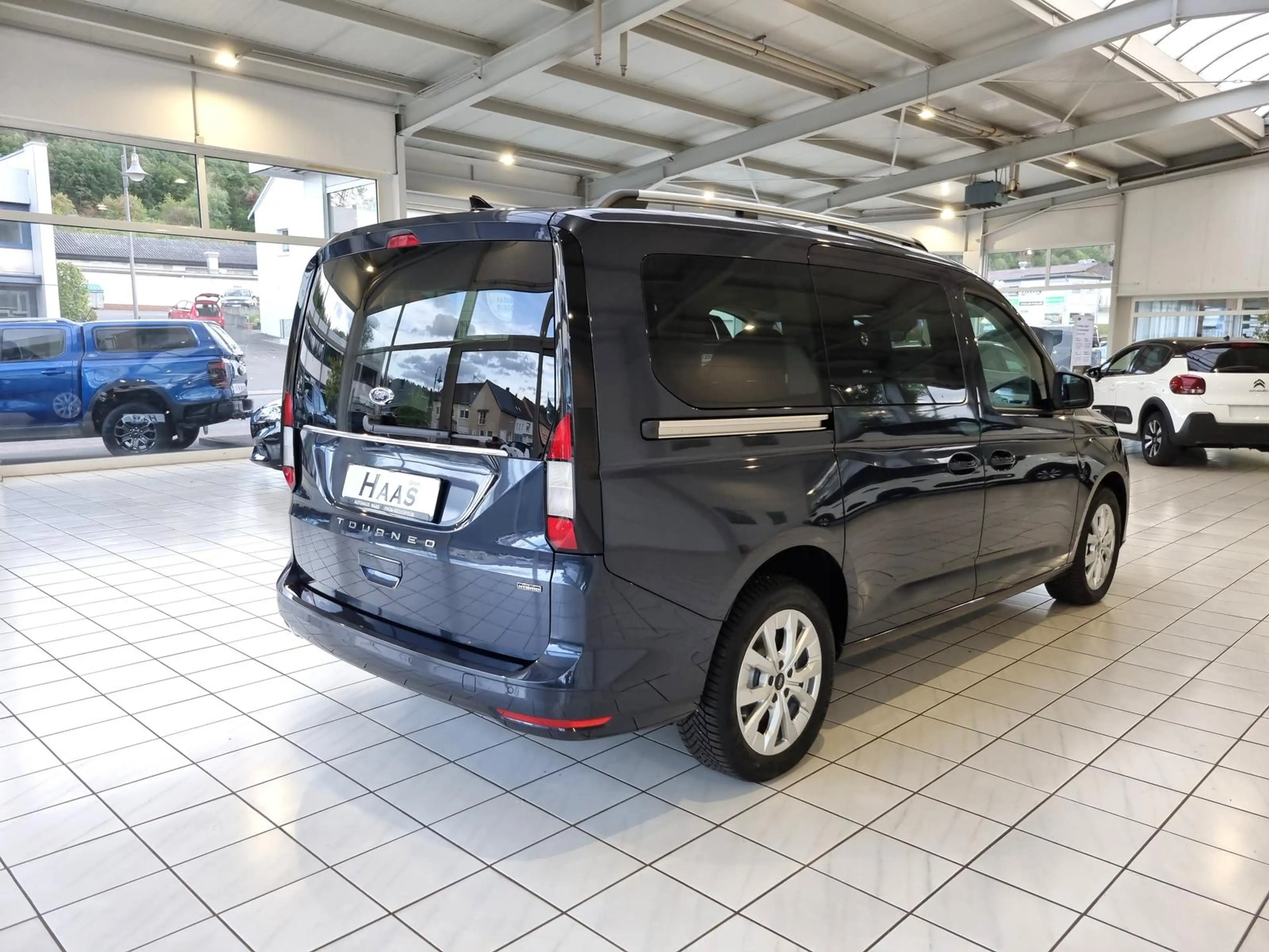 Ford Tourneo Connect Grand Tourneo Connect Titanium PHEV 150 PS #7 Sitz — photo 6