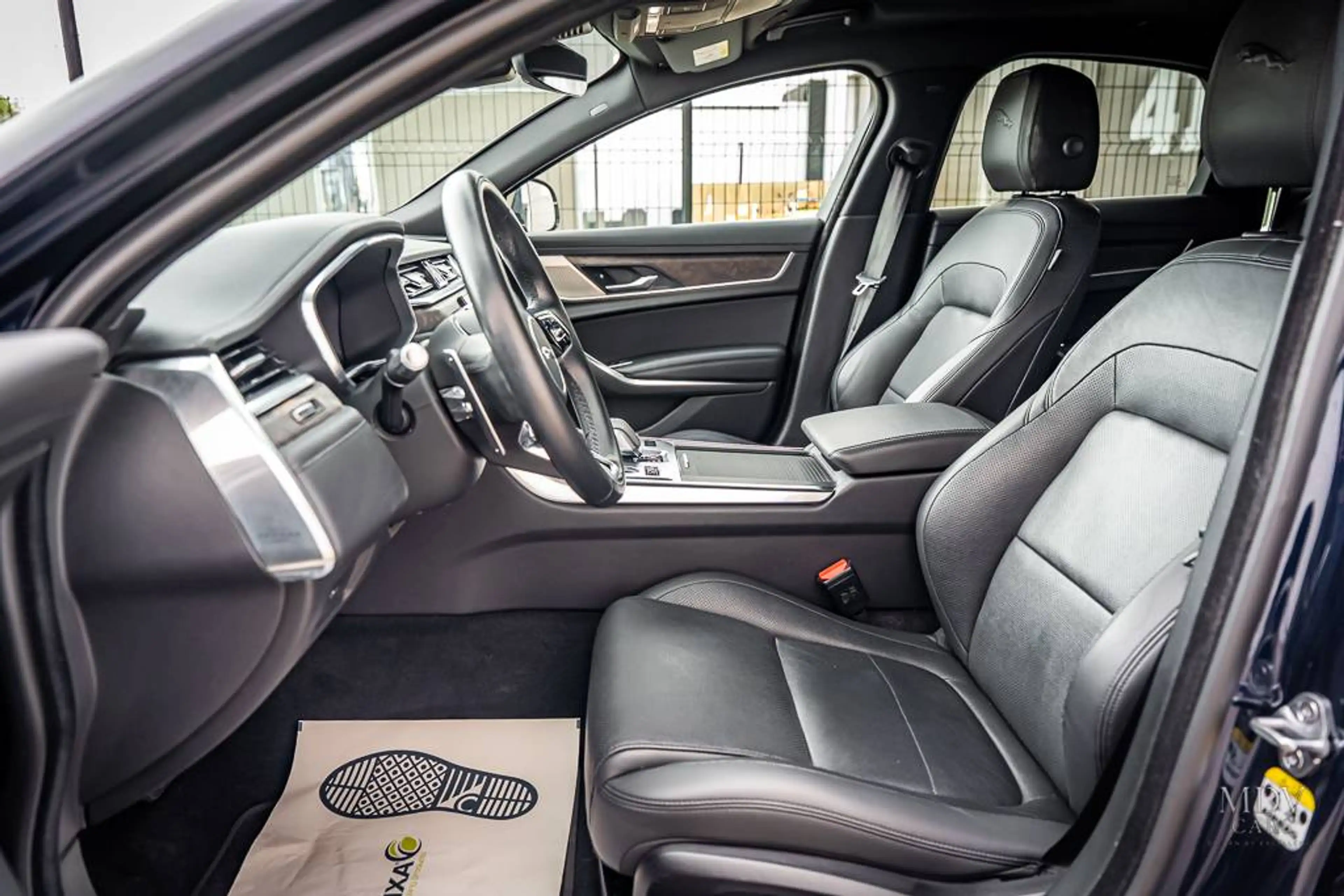 Jaguar XF XF 2.0 D MHEV AWD D200 HSE — photo 5