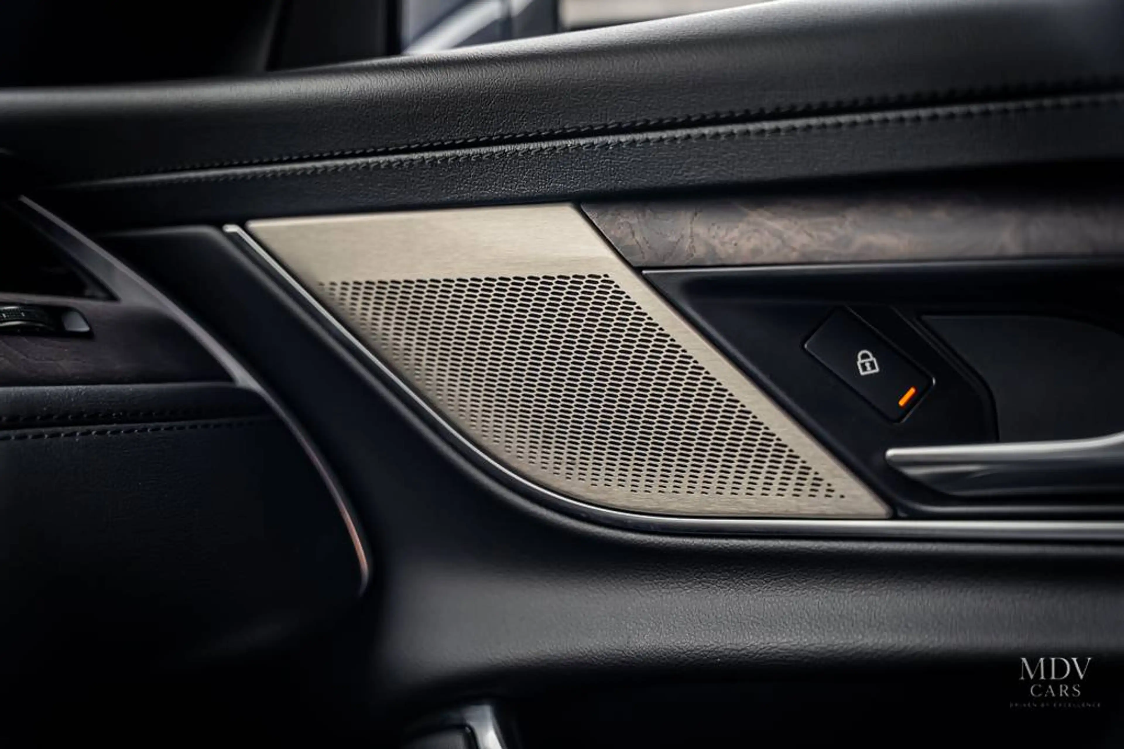Jaguar XF XF 2.0 D MHEV AWD D200 HSE — photo 13