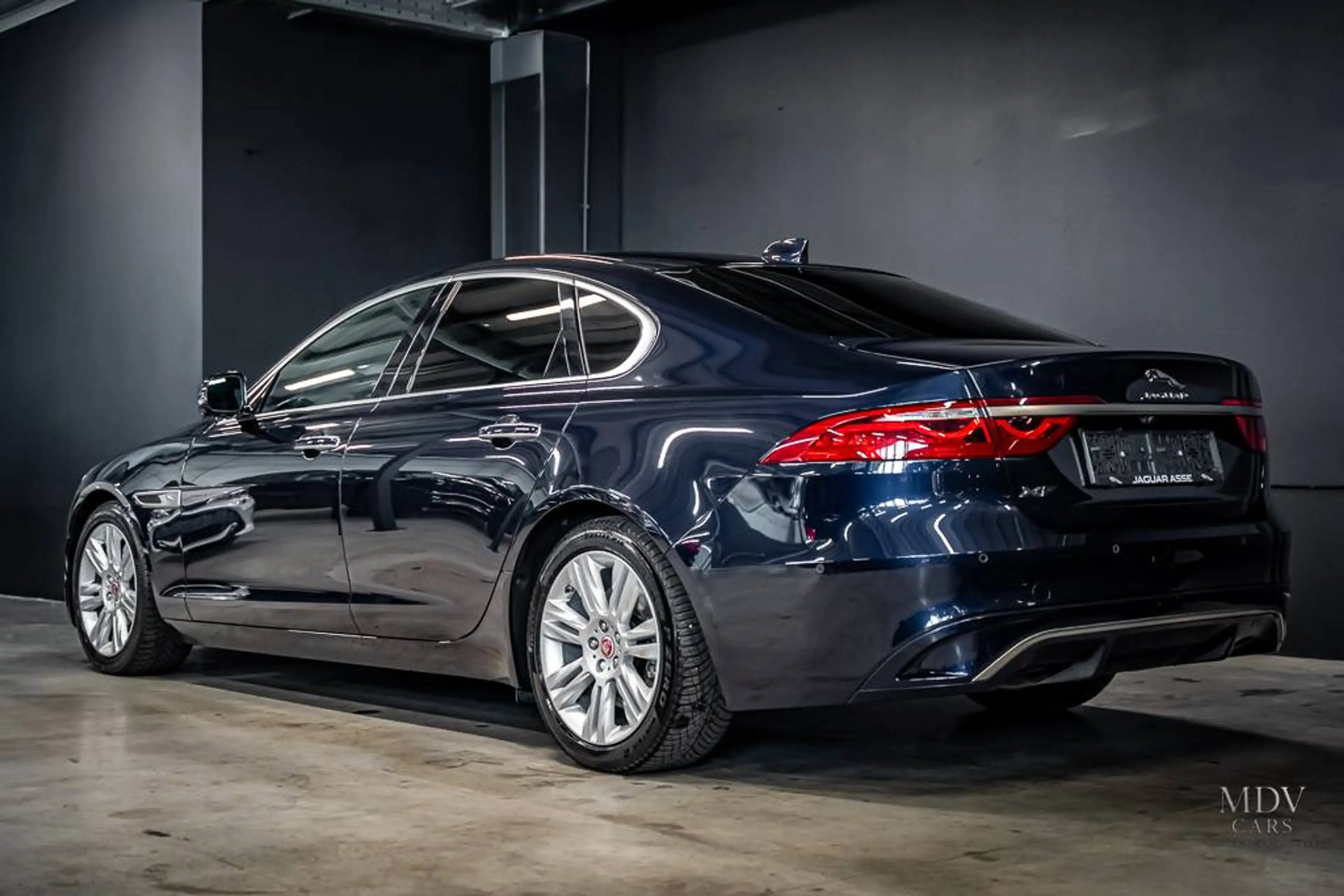 Jaguar XF XF 2.0 D MHEV AWD D200 HSE — photo 4