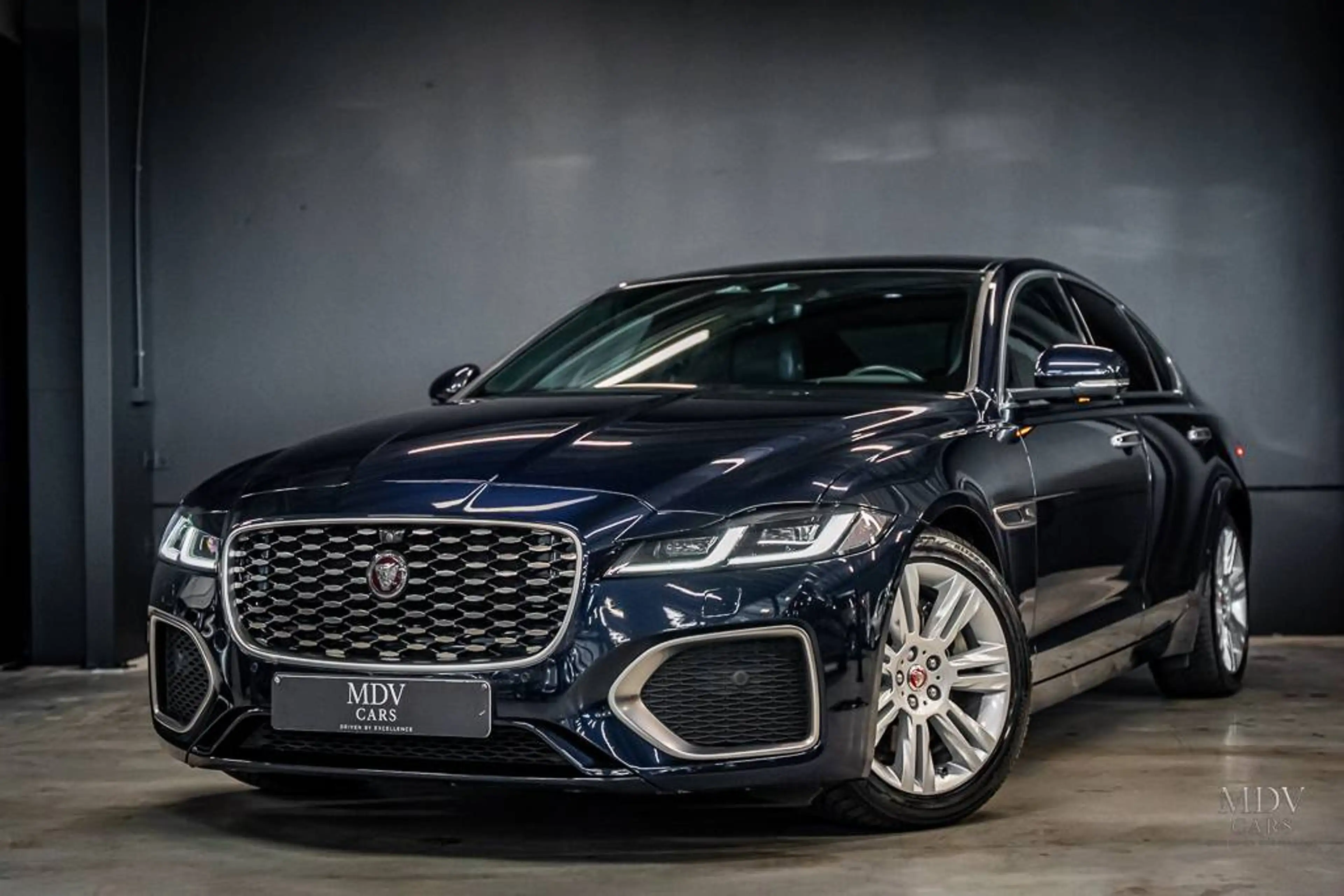 Jaguar XF XF 2.0 D MHEV AWD D200 HSE