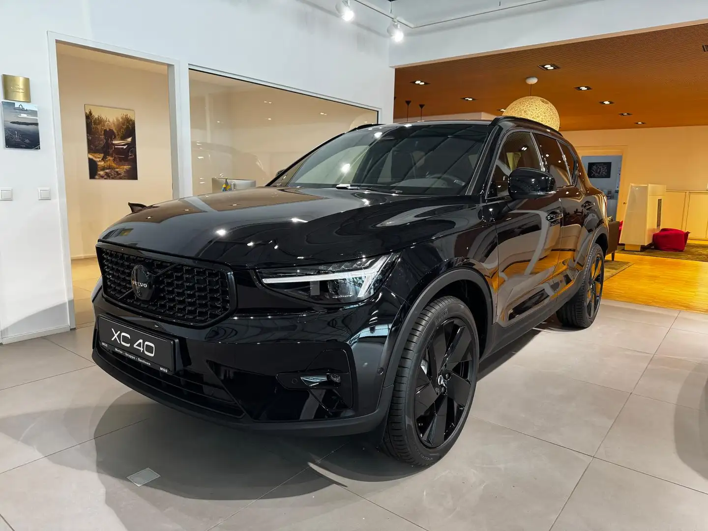 Volvo XC40 Ultra Black Edition B3 #360°# Premium Sound Schwarz - 2