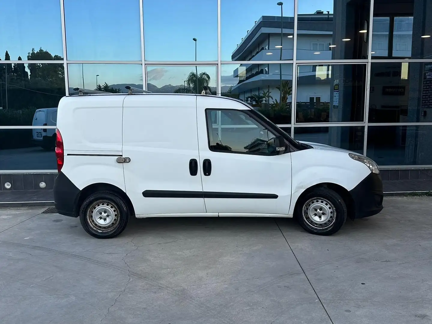 Opel Combo Blanc - 2