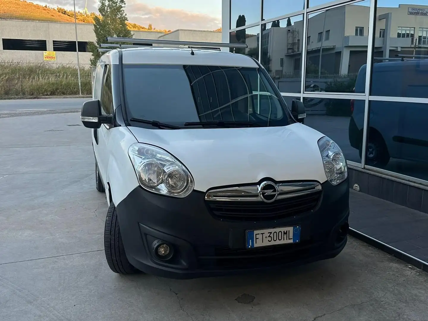 Opel Combo Blanc - 1