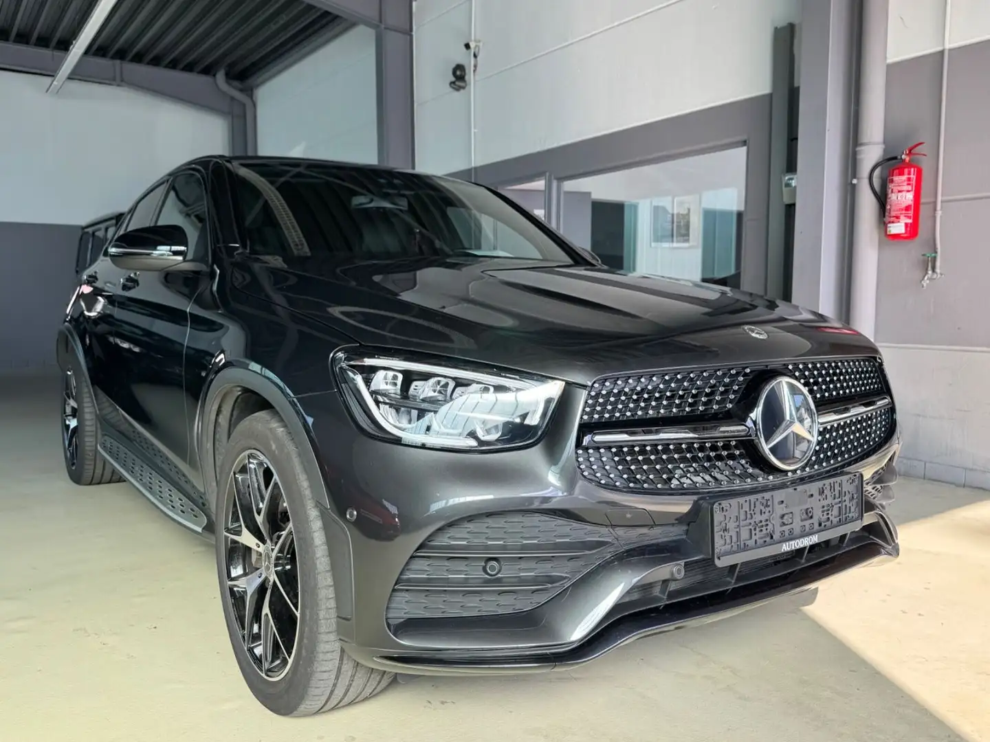 Mercedes-Benz GLC 220 d Coupe 4Matic AMG Line+Standheizung+AHK Gris - 1