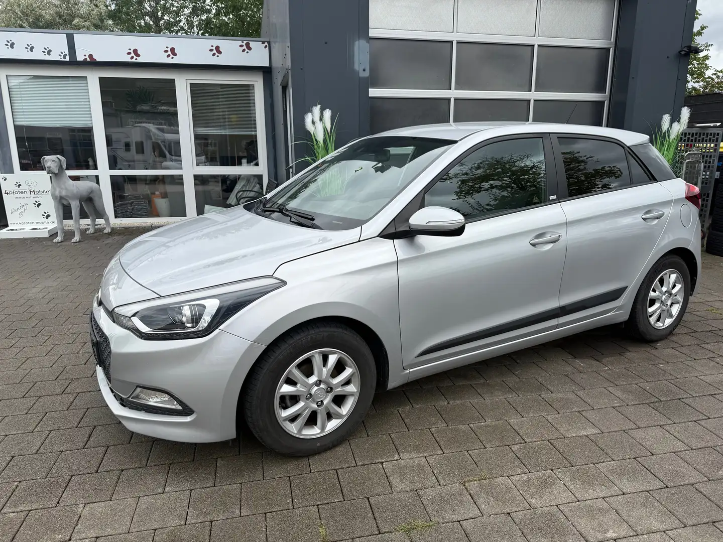 Hyundai i20 Passion Silber - 1
