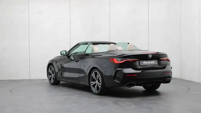 BMW 4 Series view 3