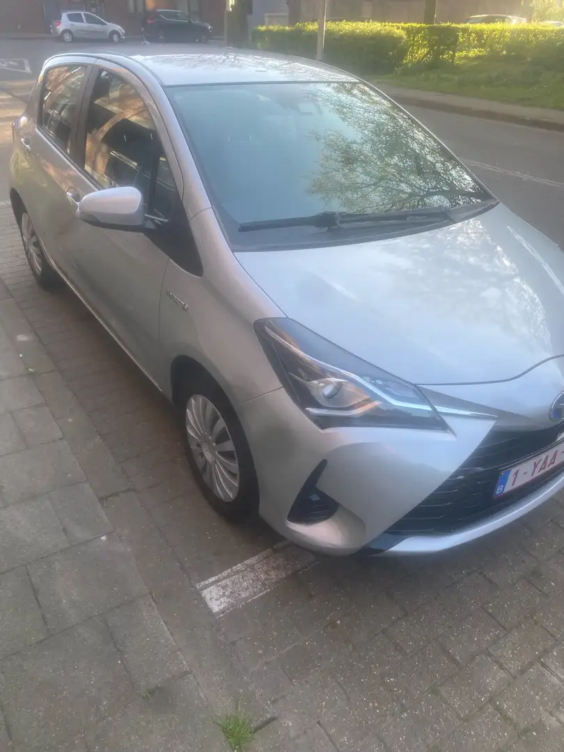 Toyota Yaris Hybrid 1.5 Active - 1