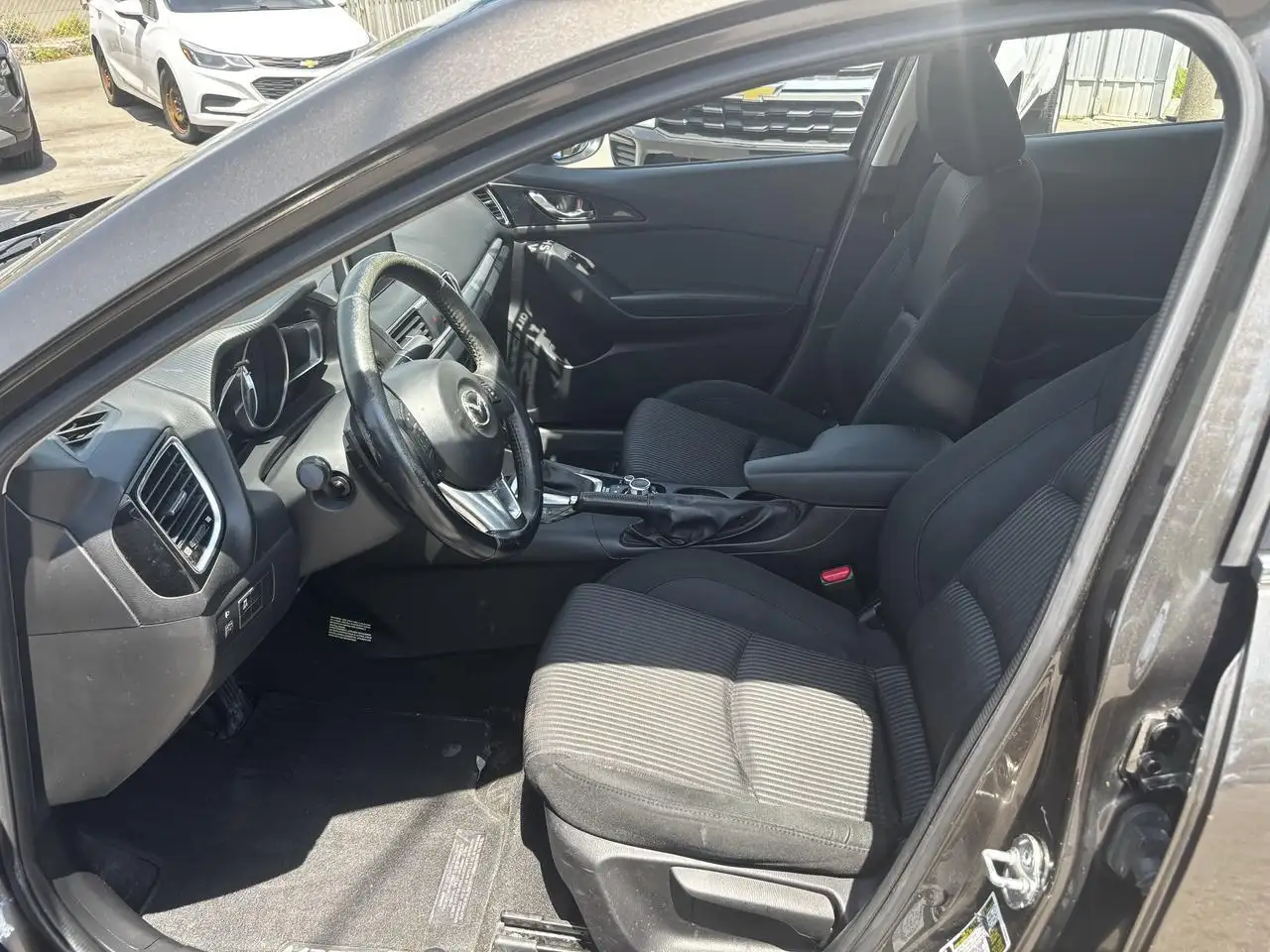Mazda 3 снимка Mazda 3