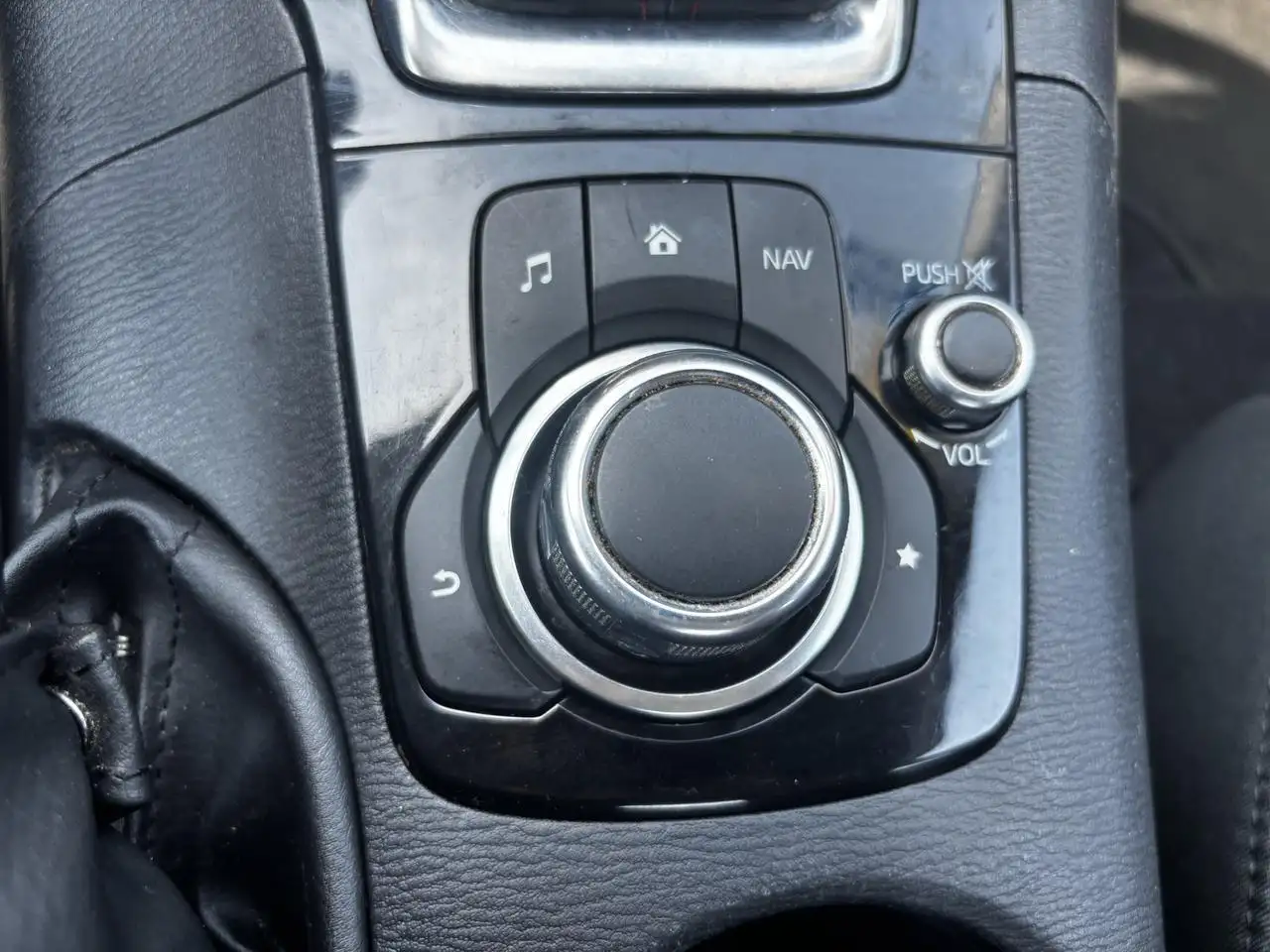 Mazda 3 снимка Mazda 3