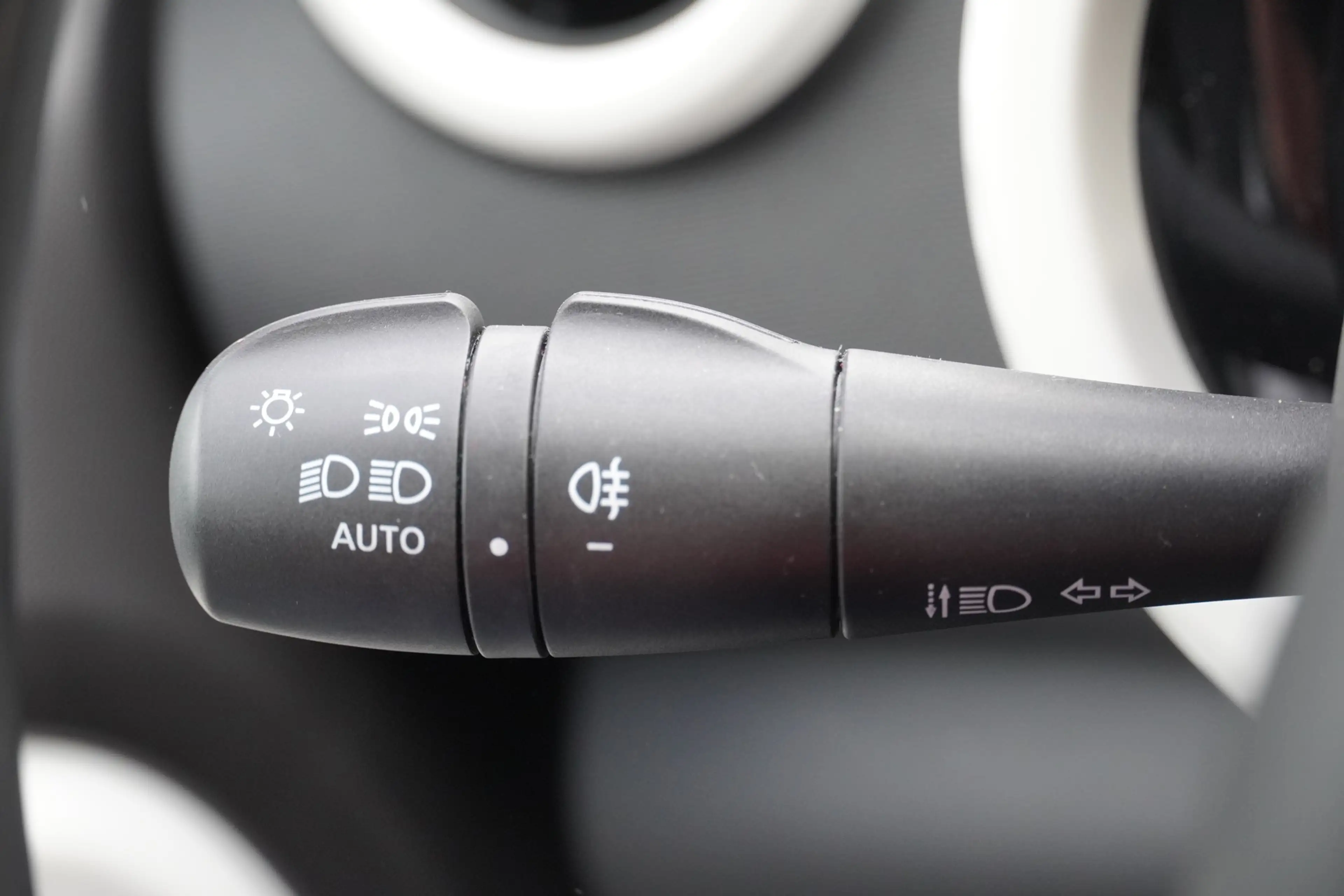 Renault Twingo 1.0 Equilibre Android Apple Klimaaut. DAB — photo 14
