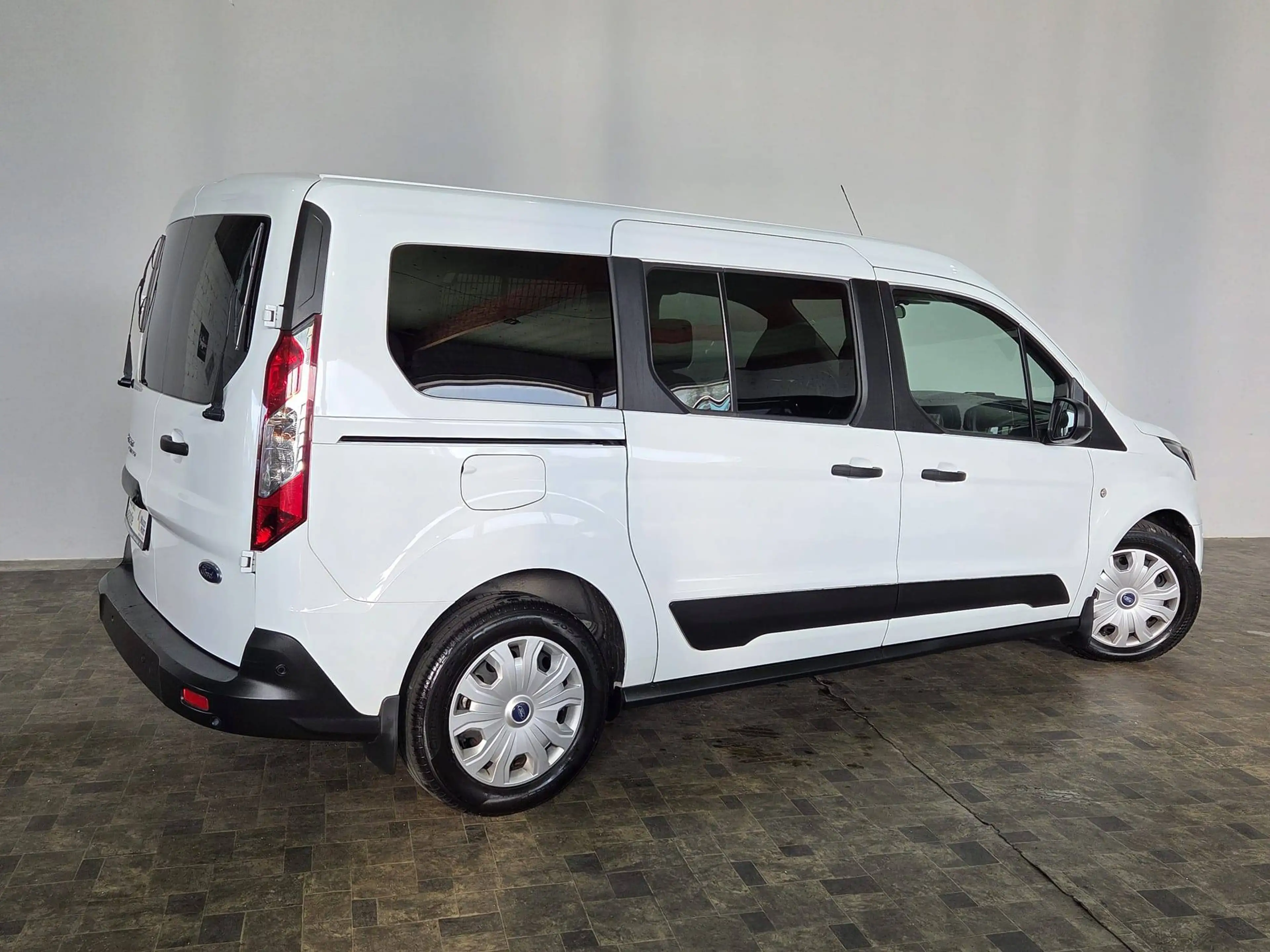 Ford Transit Connect 1,5 D Kombi lang Trend, Navi, Klima, 1.Hand — photo 7