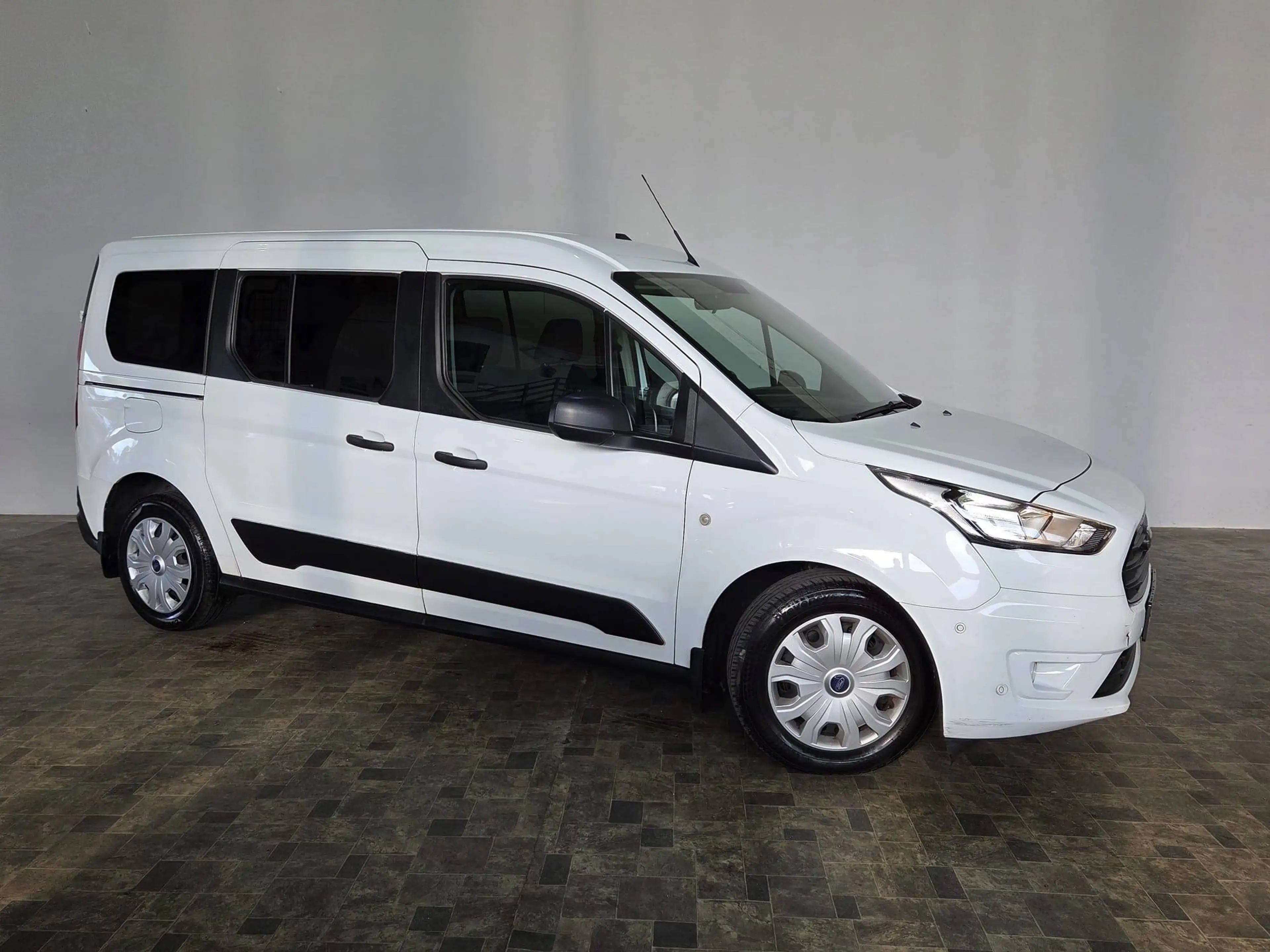 Ford Transit Connect 1,5 D Kombi lang Trend, Navi, Klima, 1.Hand — photo 10