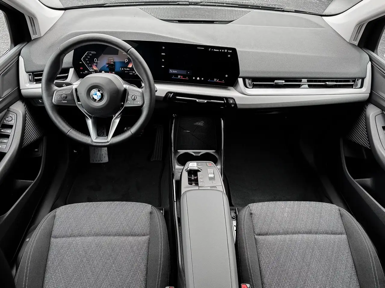 BMW 218 i Active Tourer * Panorama Glasdach * Rückfahrkame 7