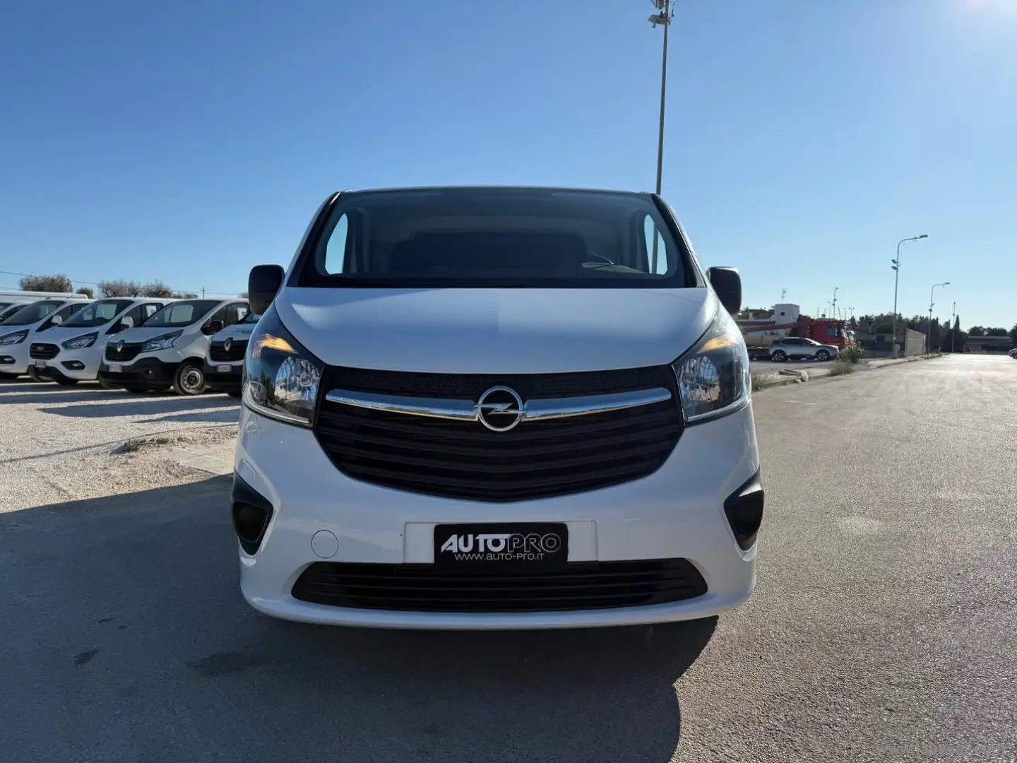 Opel Vivaro 29 1.6CDTI 120 PL-TN Furg.Essent. Blanc - 1