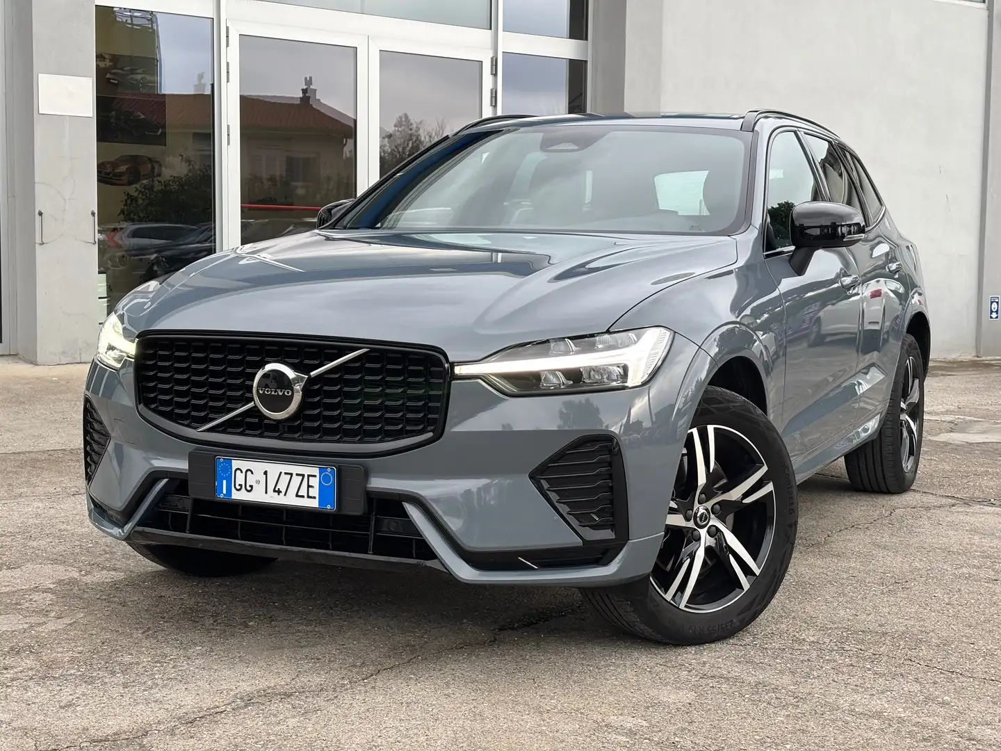 Volvo XC60 XC60 MY22/B4 D AWD/R-Design/IVA esposta Grigio - 1