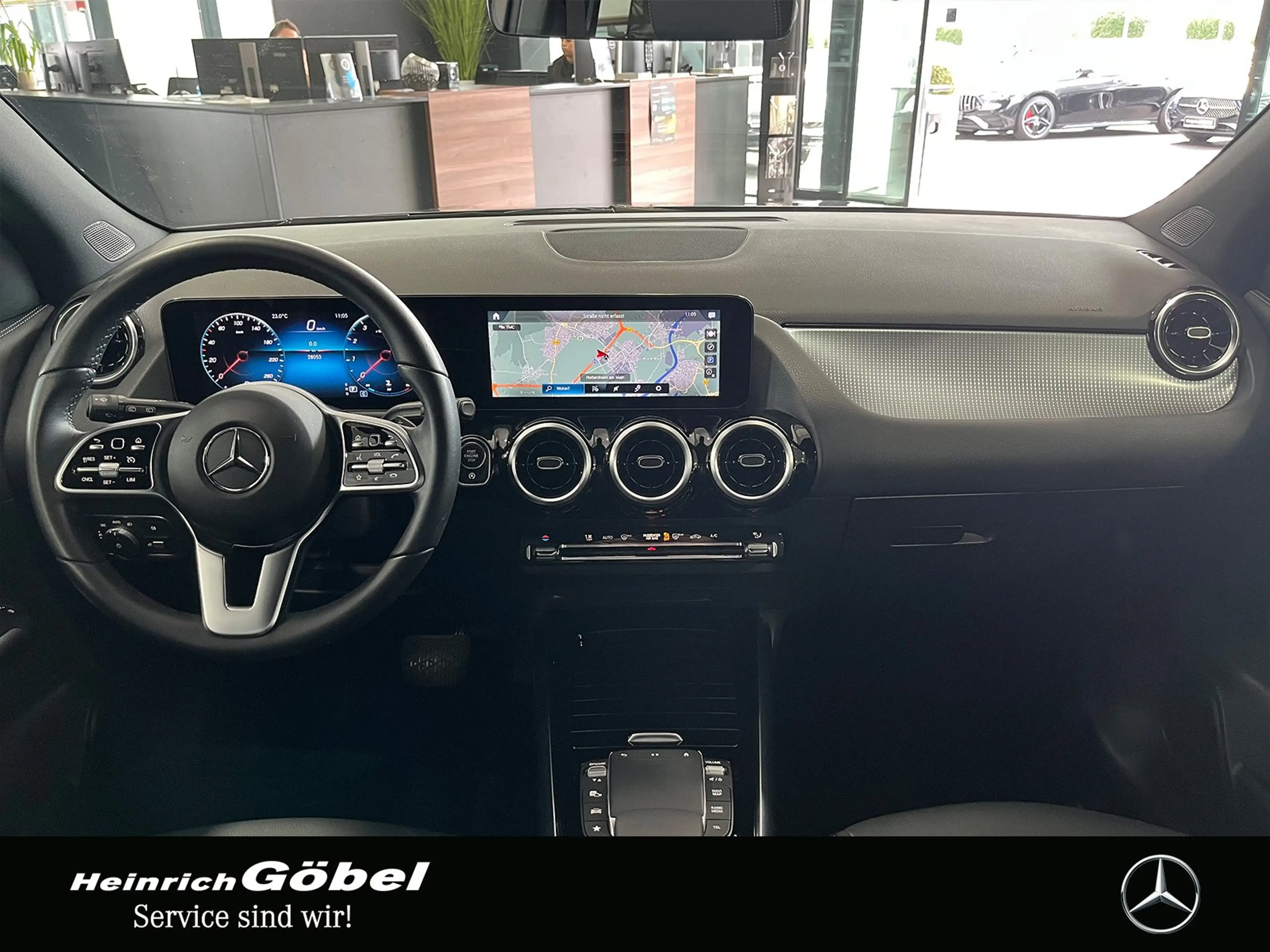 Mercedes-Benz GLA 180 PROGRESSIVE 7G-DCT+KAMERA+LED+ANHÄNGERKU — photo 11