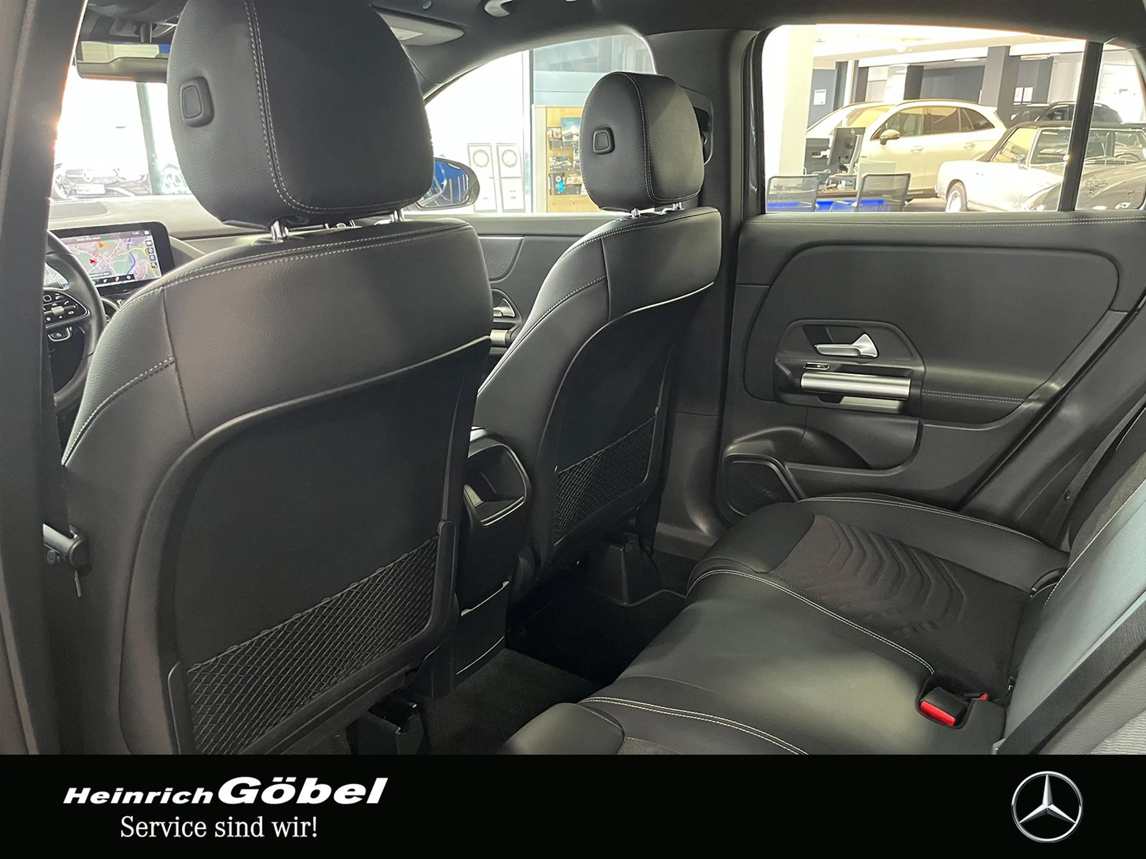 Mercedes-Benz GLA 180 PROGRESSIVE 7G-DCT+KAMERA+LED+ANHÄNGERKU — photo 9