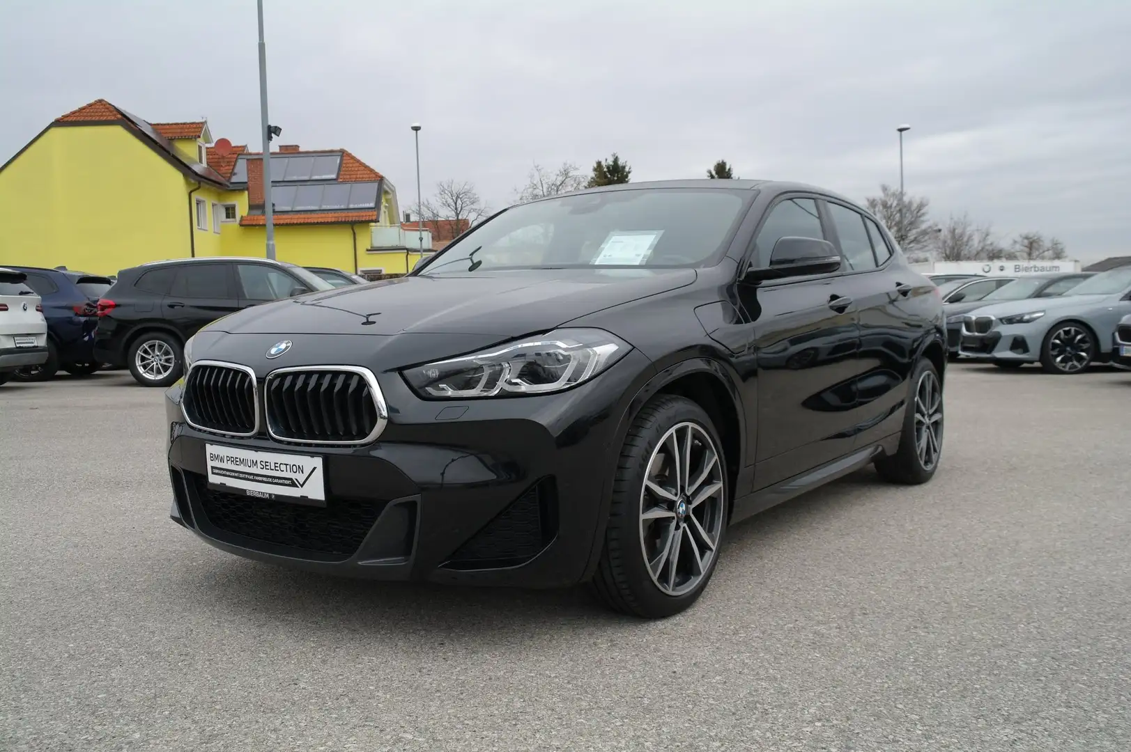 BMW X2 xDrive25e Schwarz - 1