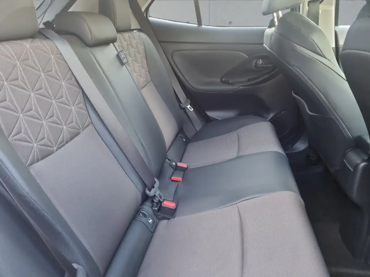Toyota Yaris Cross 1.5 Hybrid Elegant*NAV*Leder*360Kamera*LED*ACC El., миниатюра 11
