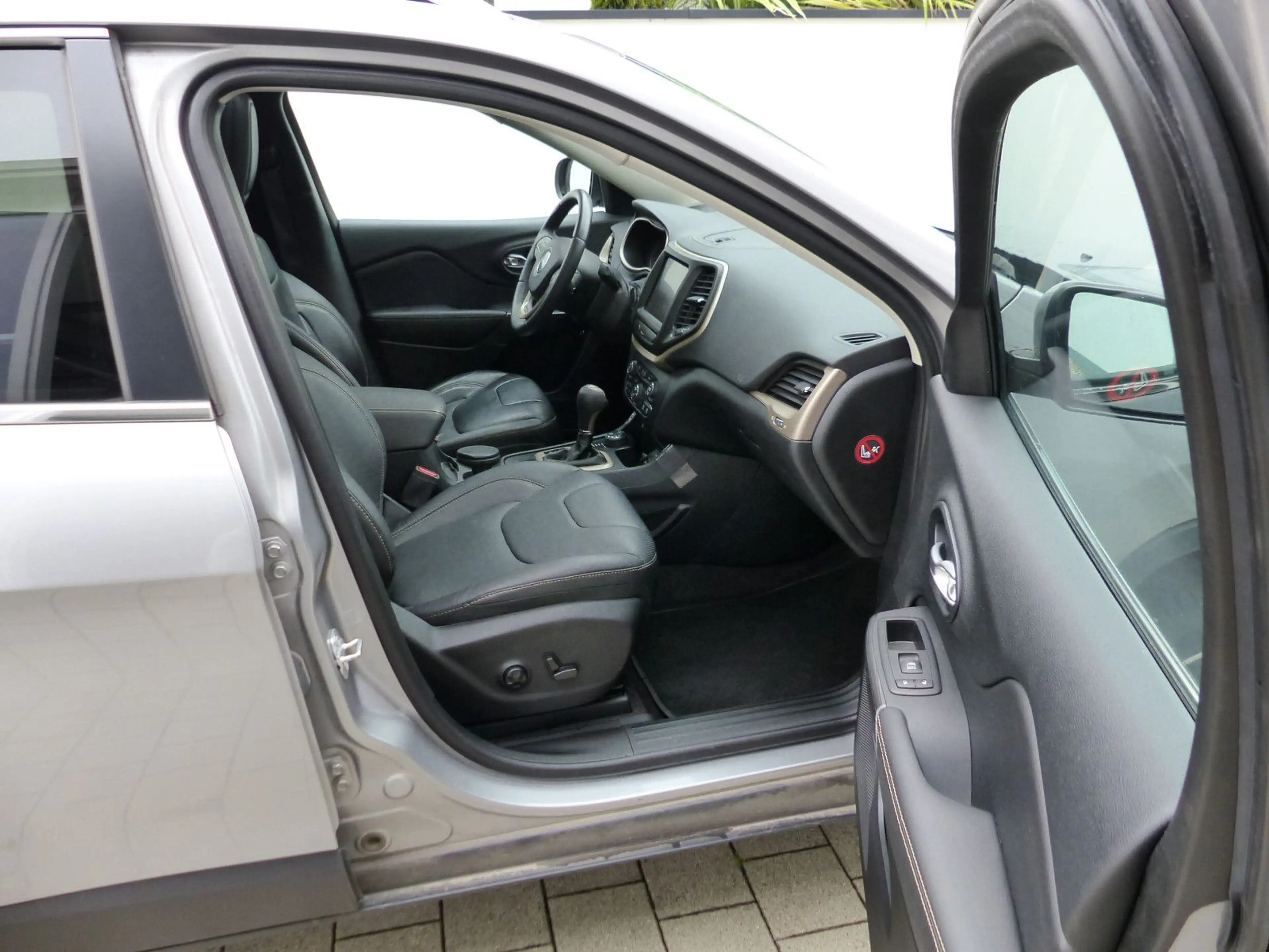 Jeep Cherokee 2.2 4WD Active Drive II  Pano Leder AHK — photo 6