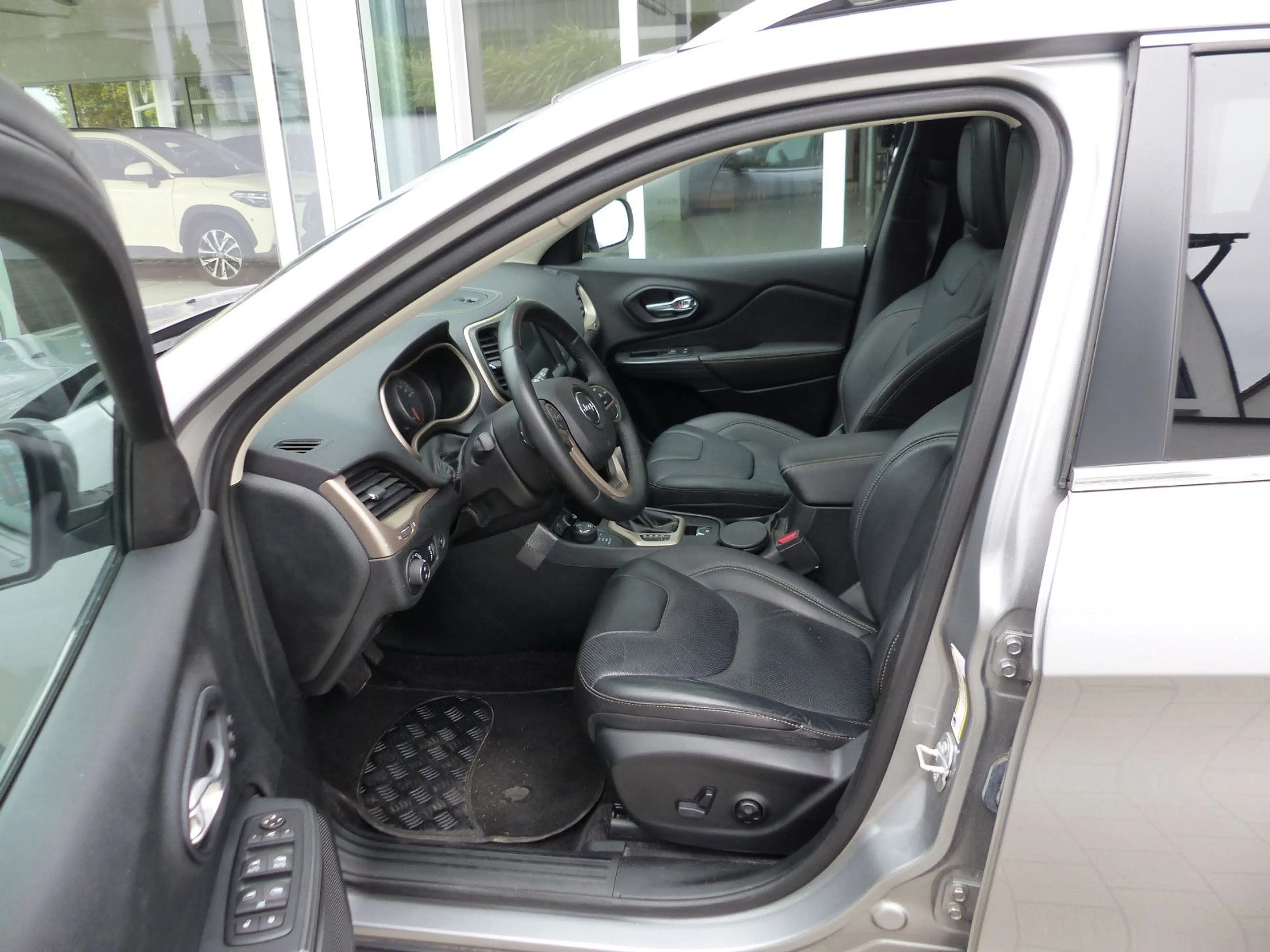 Jeep Cherokee 2.2 4WD Active Drive II  Pano Leder AHK — photo 12