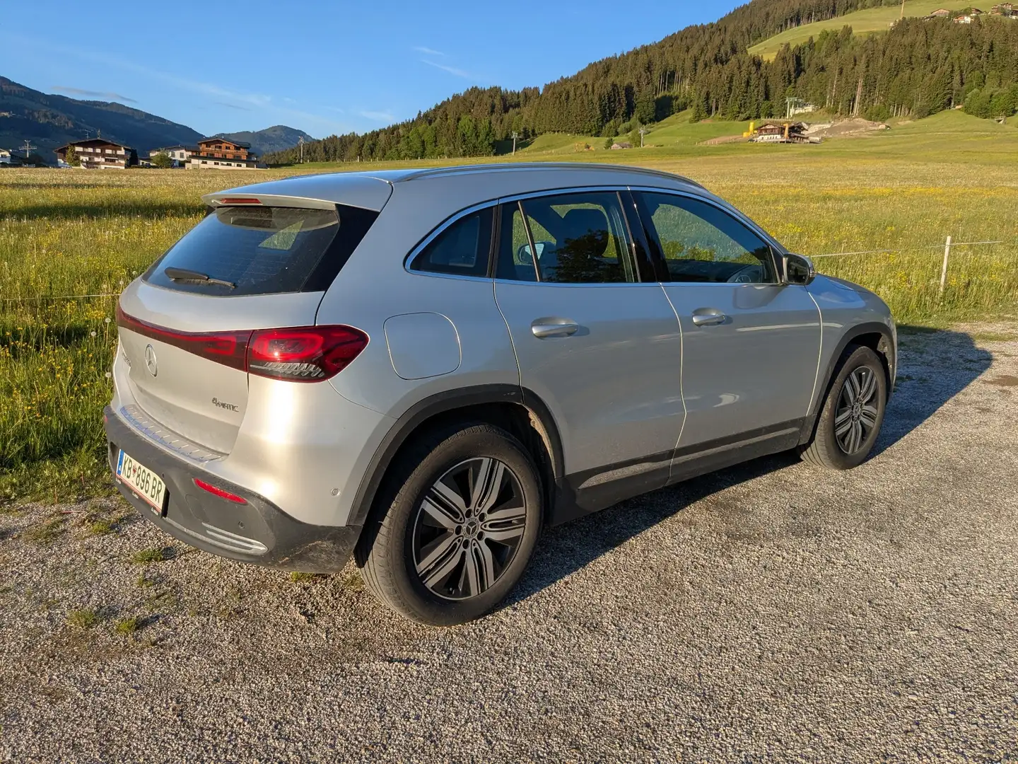 Mercedes-Benz EQA 300 4Matic, Anhängerkupplung, Bj.11/23 Silber - 2
