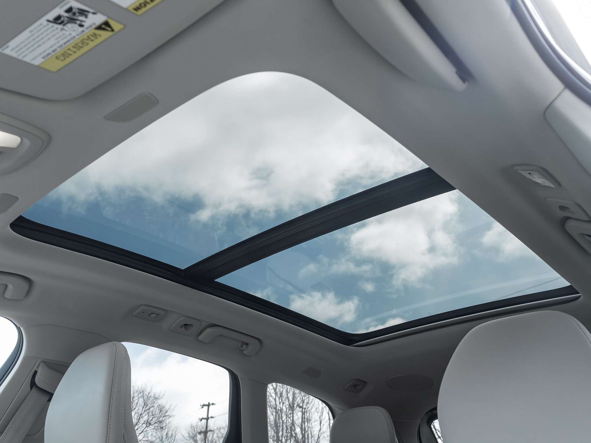 2024 Volvo XC60 T8 eAWD PHEV Ultimate Dark Theme thumb 23