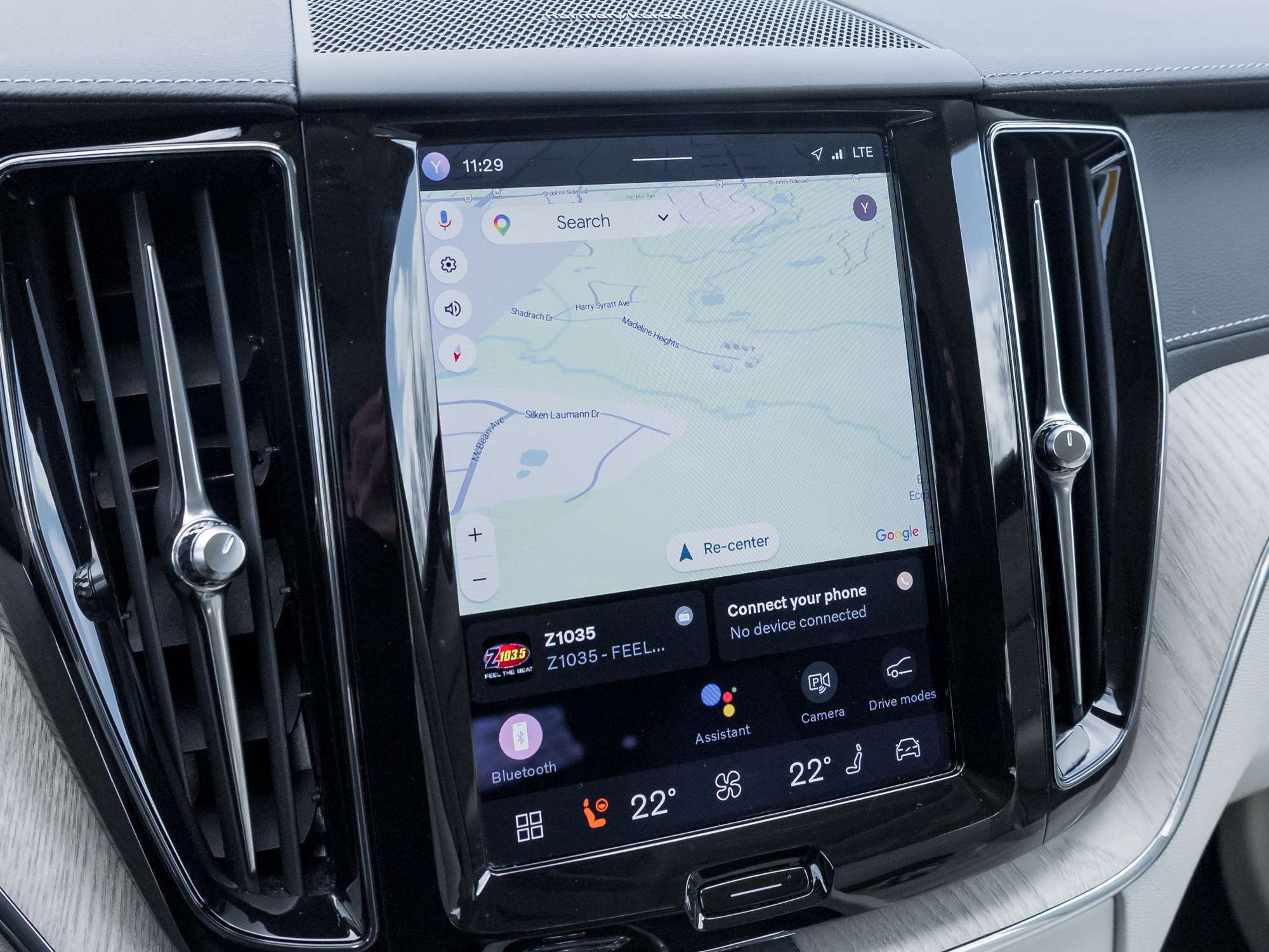 2024 Volvo XC60 T8 eAWD PHEV Ultimate Dark Theme thumb 12