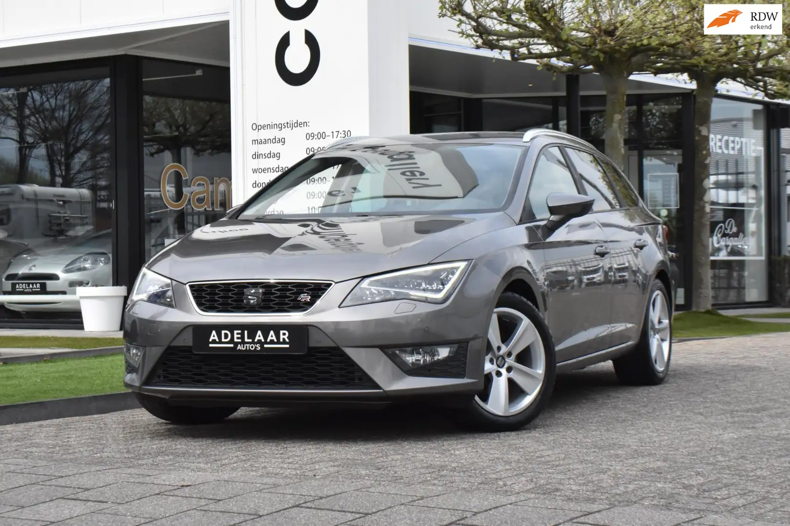 SEAT Leon ST 1.4 TSI Style FR ALCANTARA, XENON, CRUISE, STOE Grijs - 1
