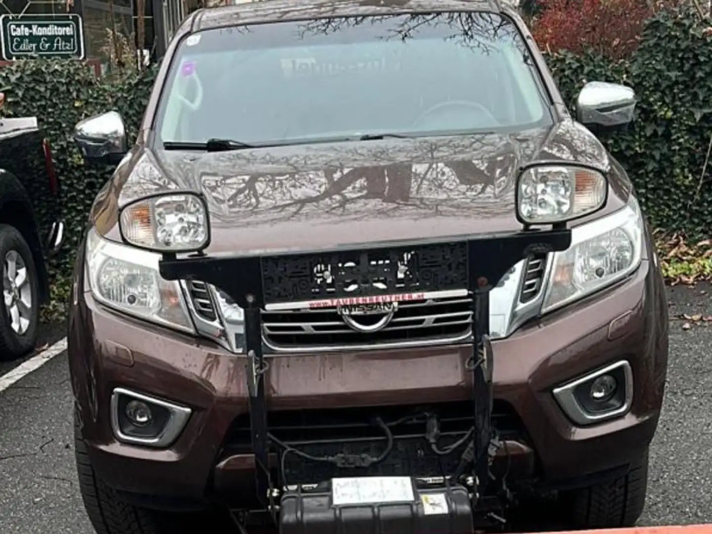 Nissan Navara Double Cab 4x4 2,3 dCi N-Connecta Aut. Pickup Brun - 1