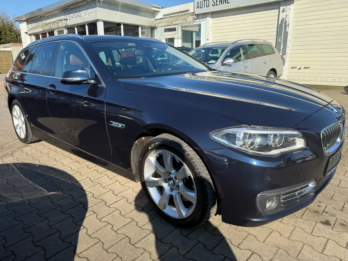 BMW 530 530 d xDrive~2 Hand~Navi~Leder~LED~Panoramadach Blau - 2
