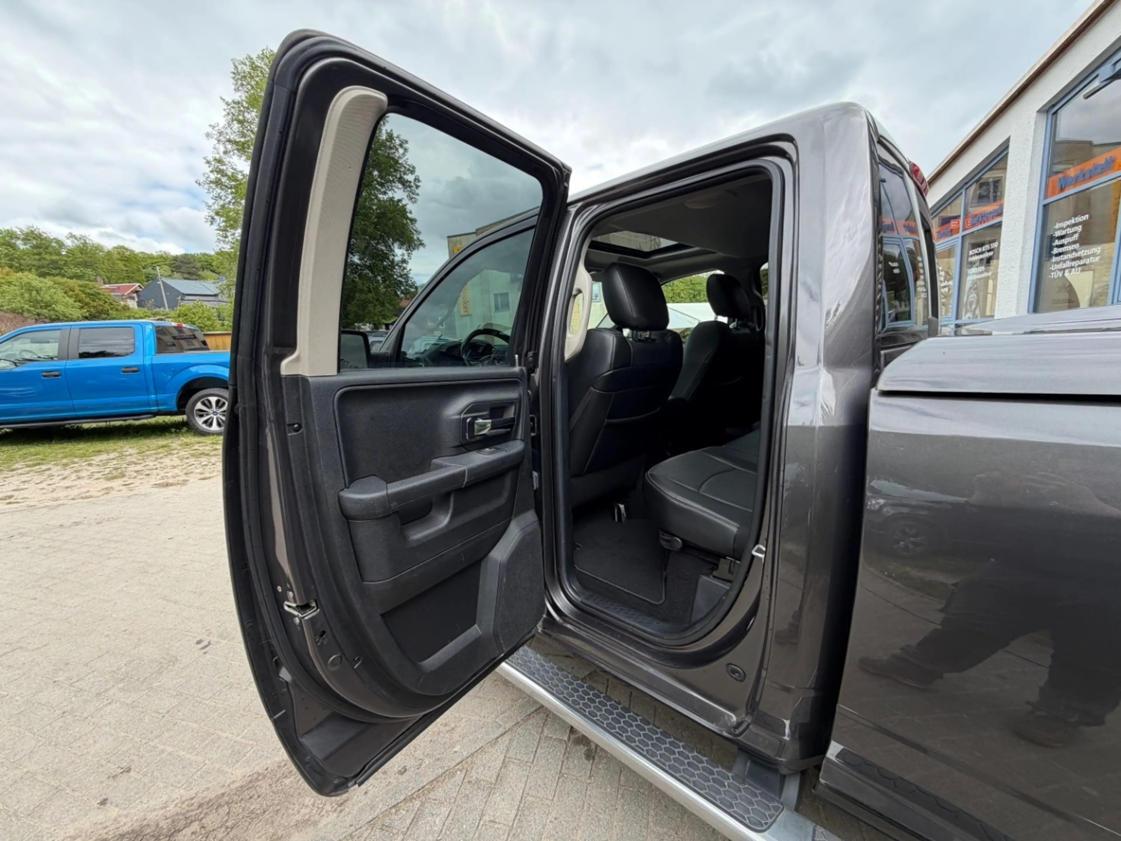 Dodge RAM 1500 5,7 Hemi"4x4"Laramie"UNFALLFREI LPG — photo 12
