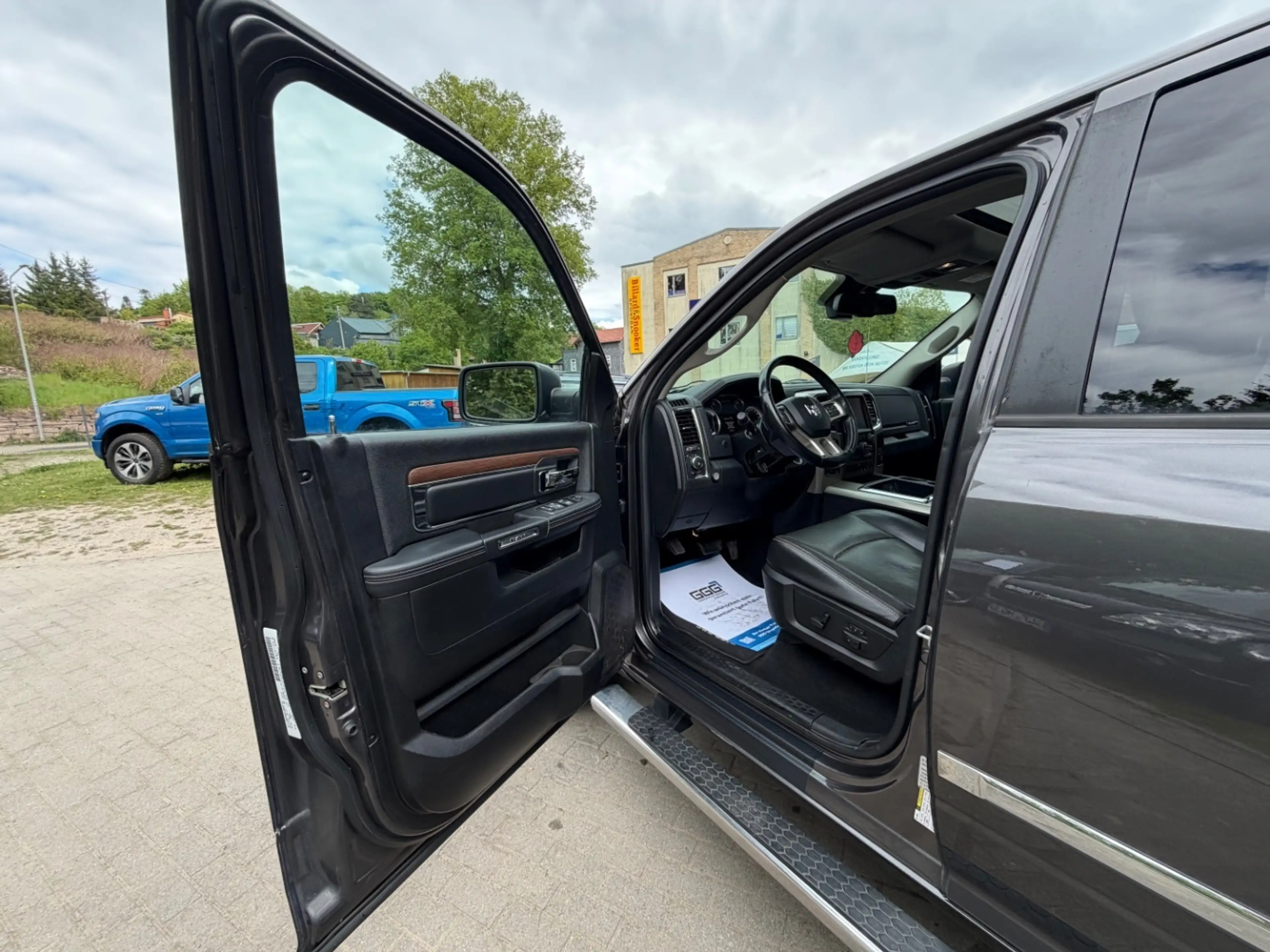 Dodge RAM 1500 5,7 Hemi"4x4"Laramie"UNFALLFREI LPG — photo 8