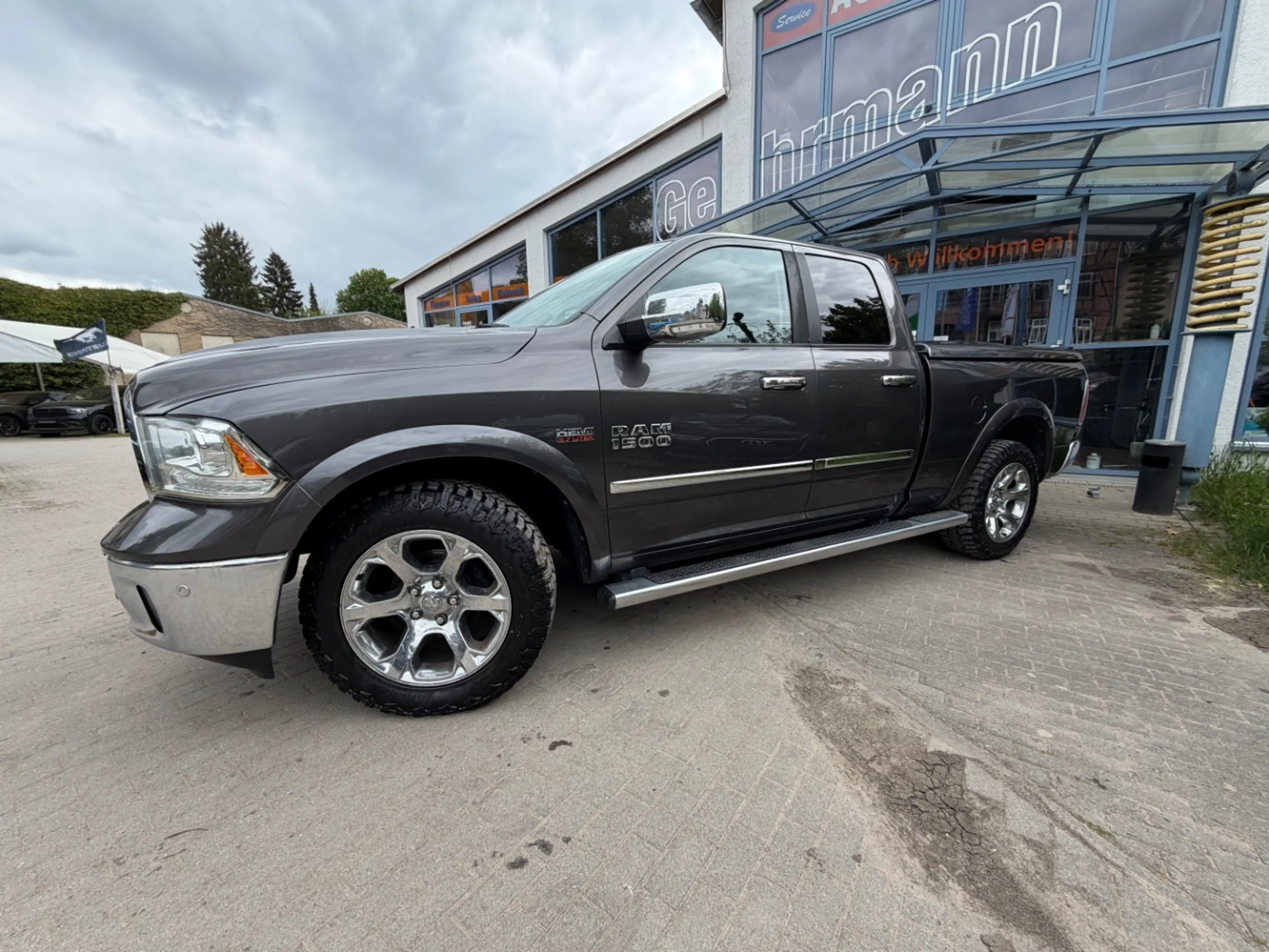 Dodge RAM 1500 5,7 Hemi"4x4"Laramie"UNFALLFREI LPG — photo 2