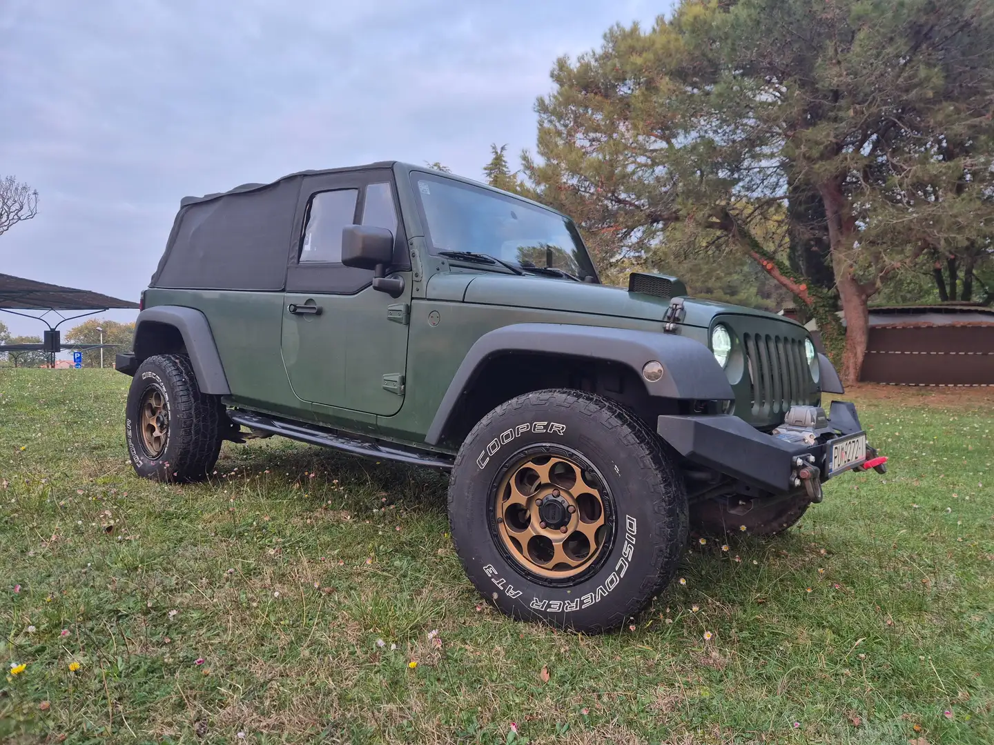 Jeep Wrangler J8 Wrangler 2.8crd Automatik Grün - 1