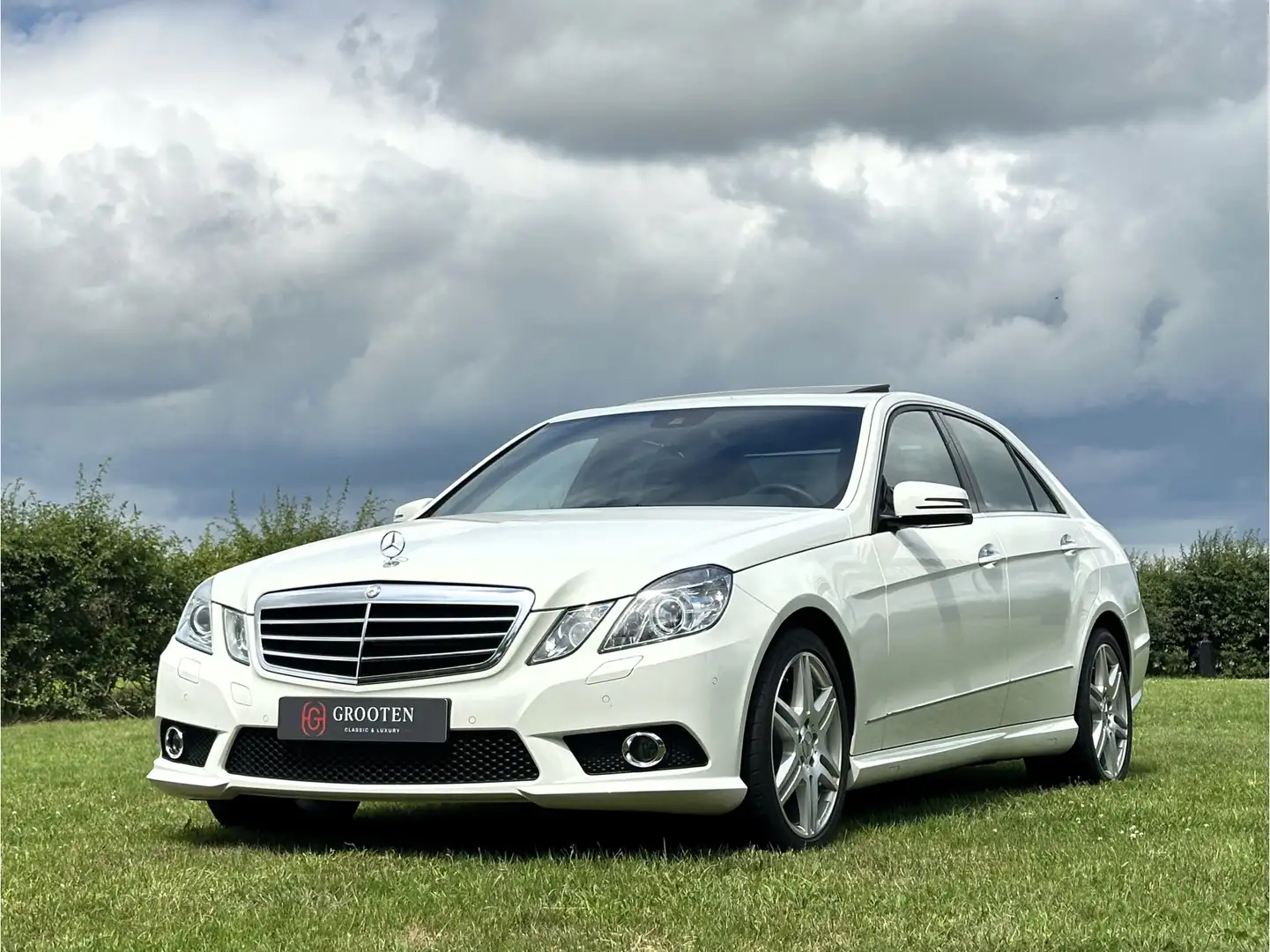 Mercedes-Benz E 500 E AMG - Youngtimer - W212 - 54.000 km ! Wit - 2